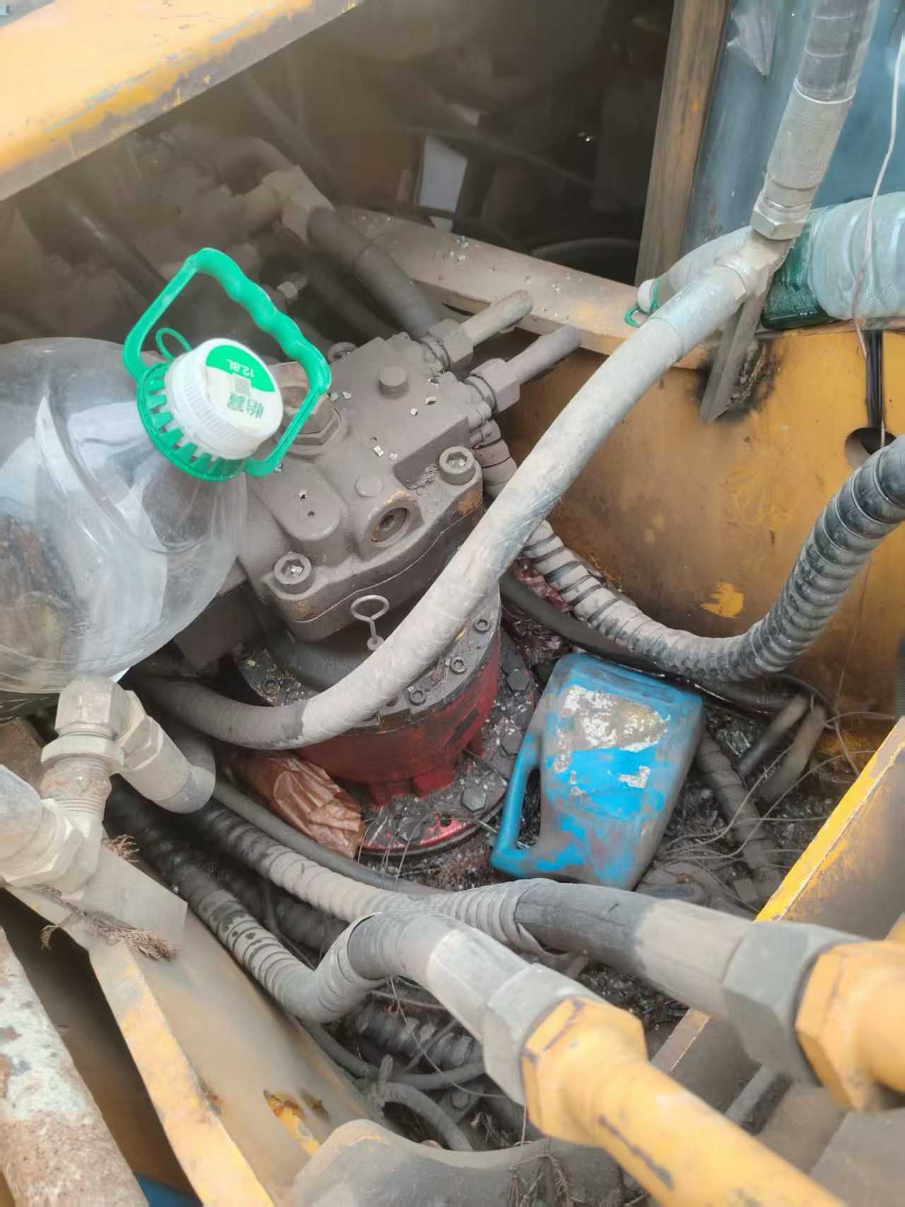 Compre Excavadora XCMG XE215 Usada / 3