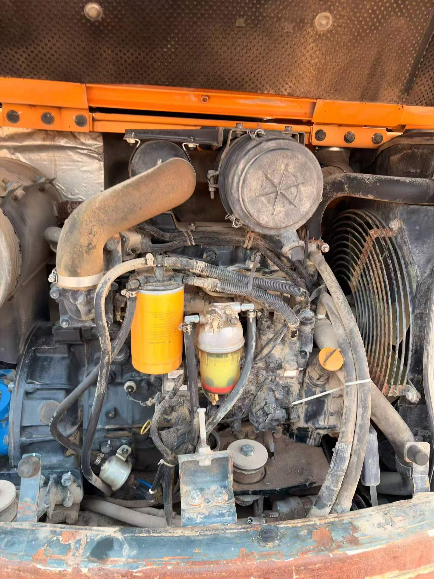 شراء حفارة Hyundai R 60VS مستعملة / 8