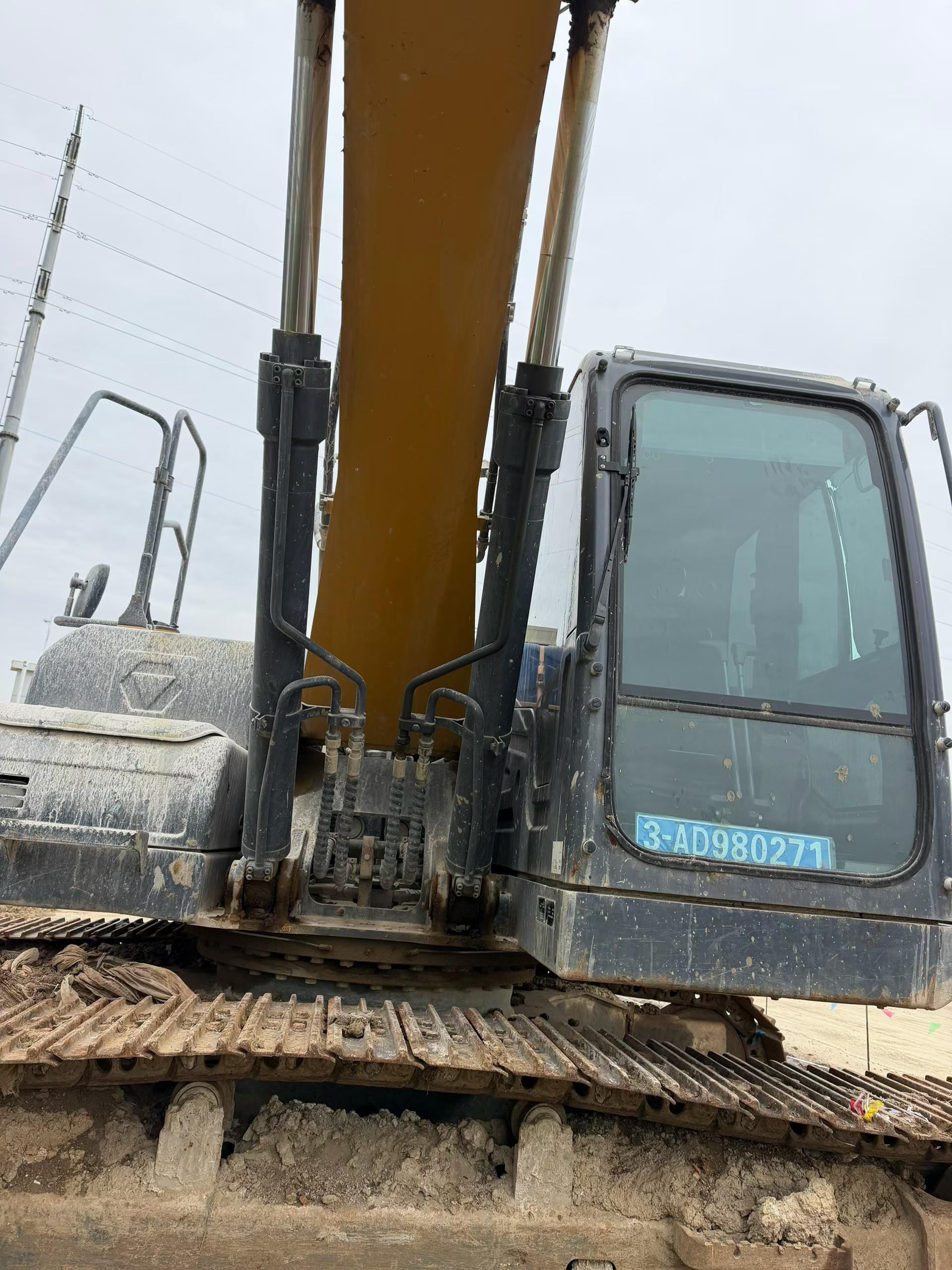 Compre Excavadora XCMG XE200 Usada / 5