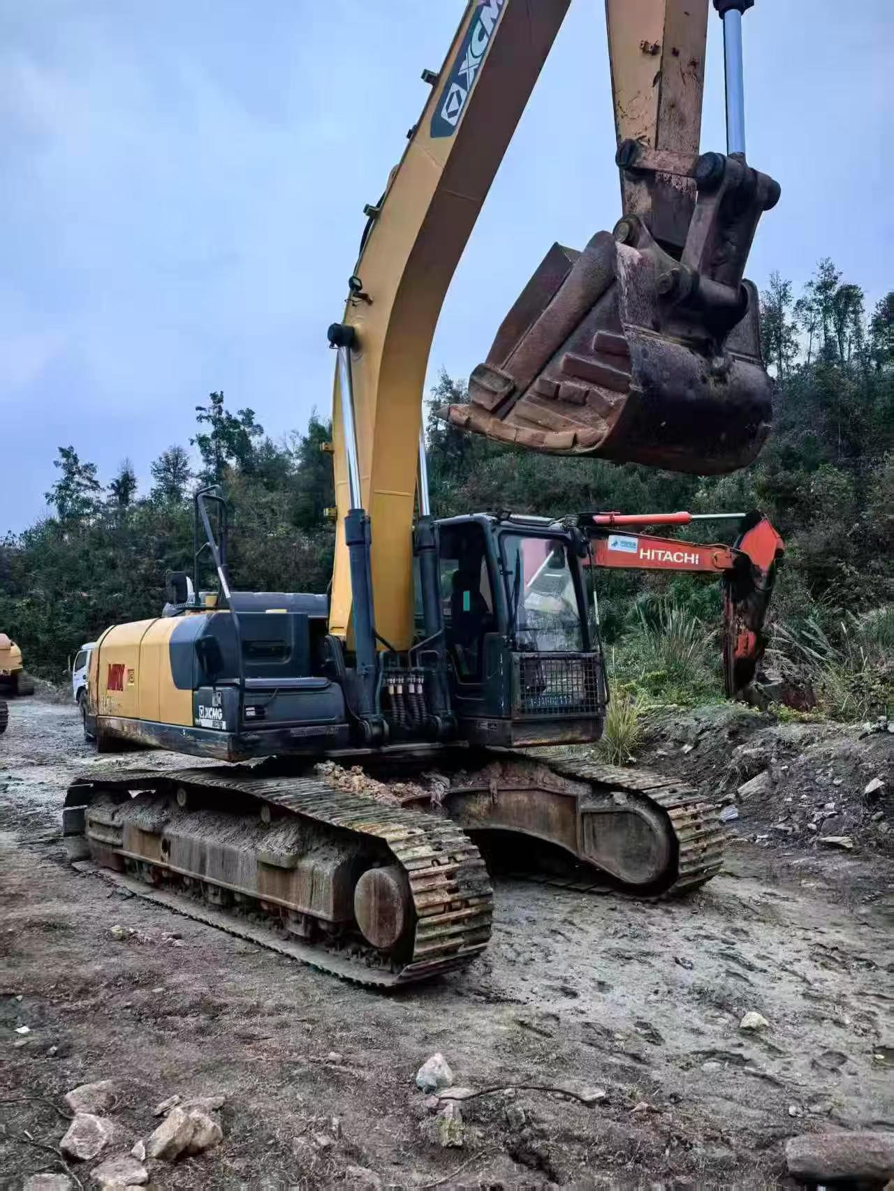 Compre Excavadora XCMG XE305D Usada / 6