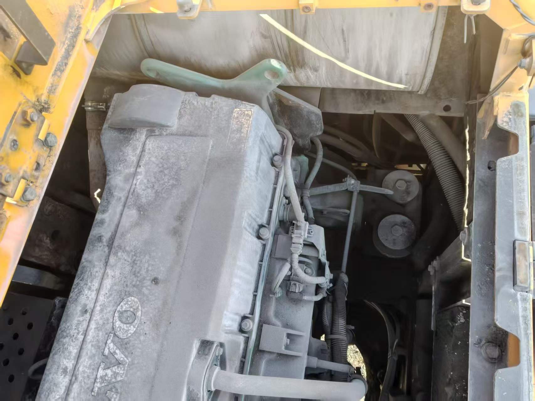 شراء حفارة Volvo EC750D مستعملة / 8