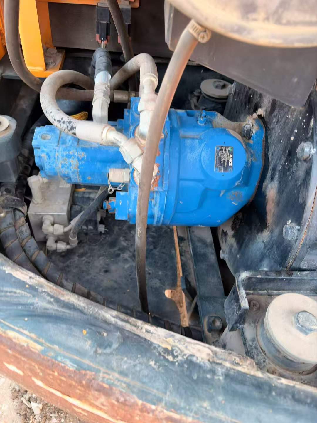 شراء حفارة Hyundai R 60VS مستعملة / 6