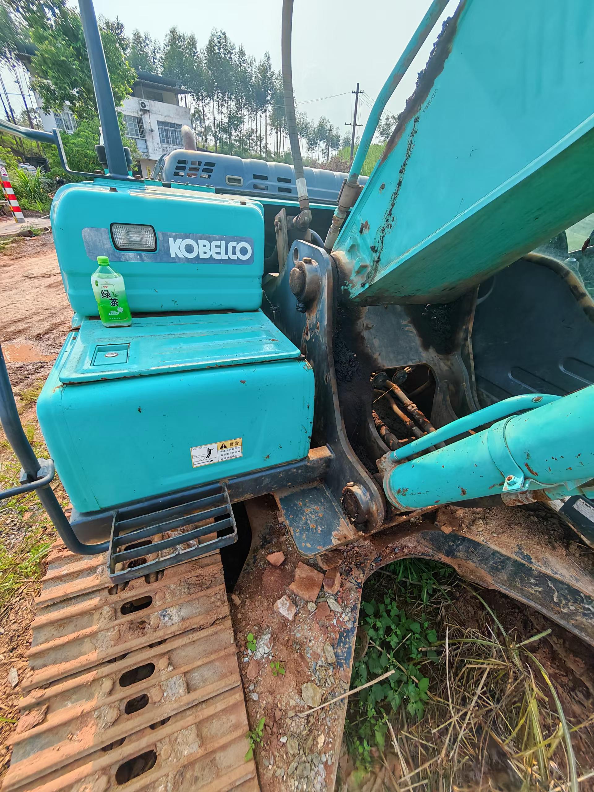 Compre Escavadeira Kobelco SK210 Usada / 5