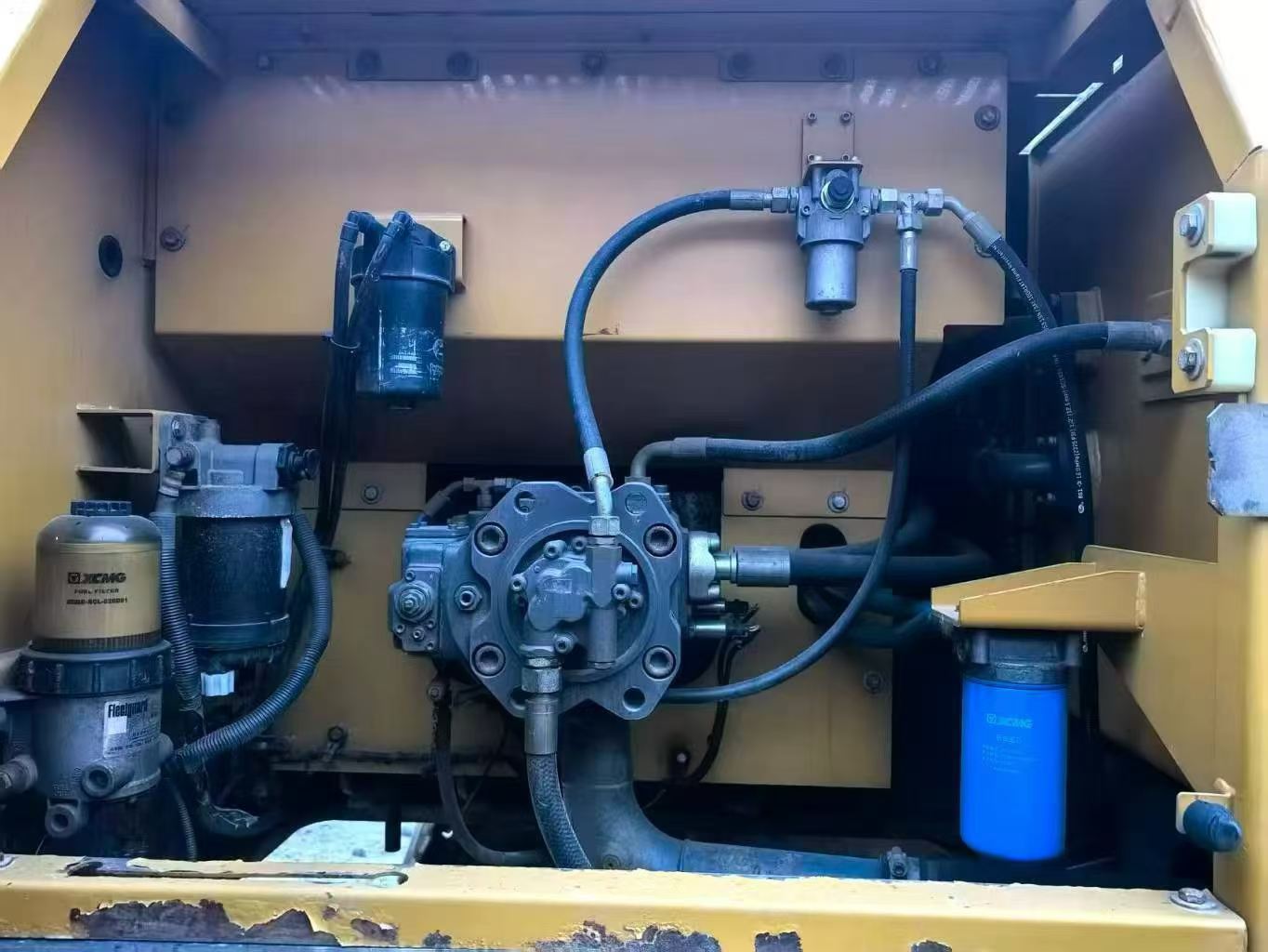 Compre Excavadora XCMG XE305D Usada / 5