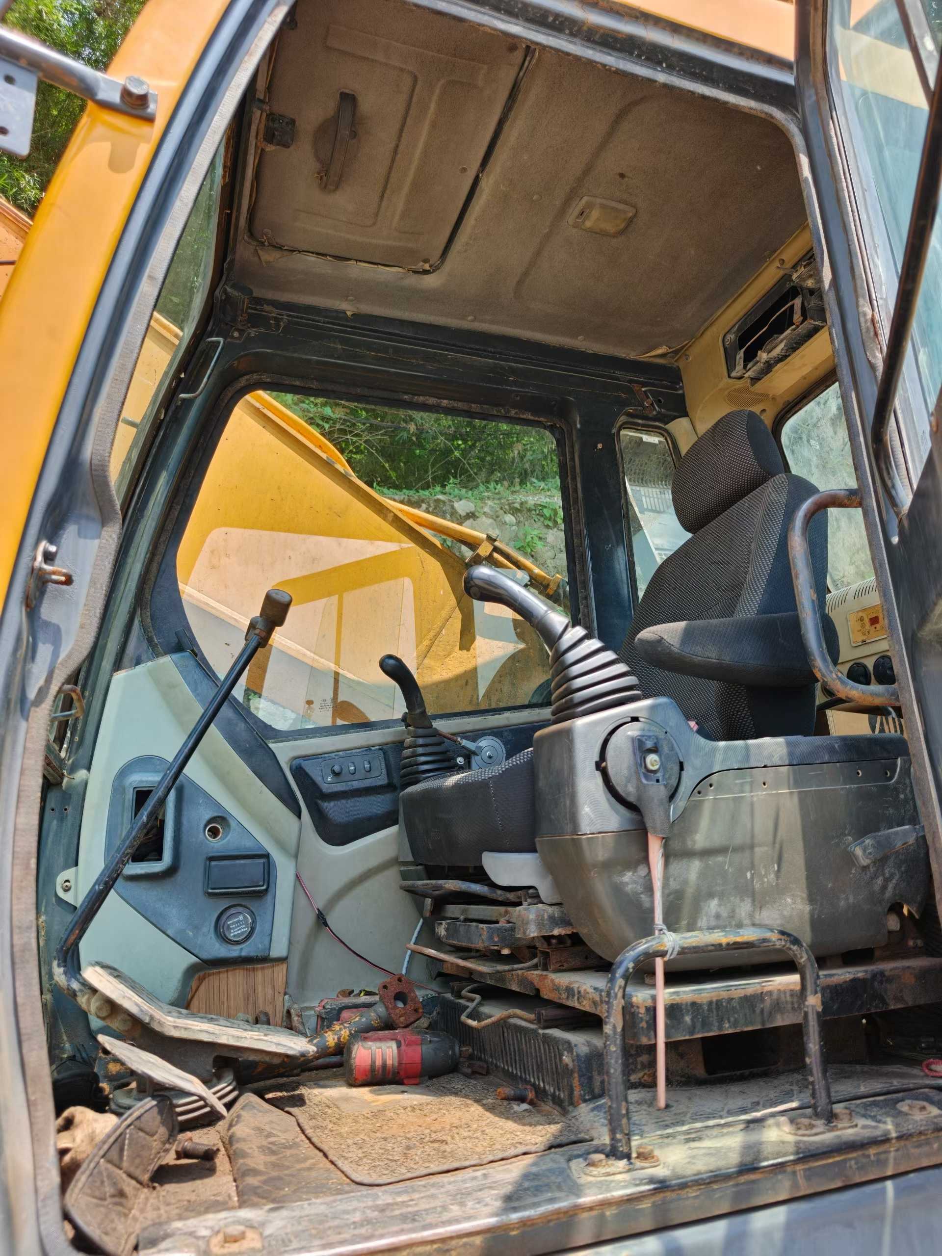 Acheter Pelle Hyundai R335-7 d'occasion / 4