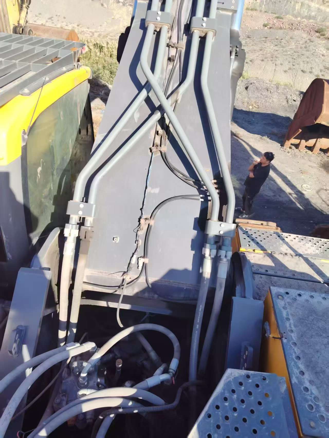 شراء حفارة Volvo EC750D مستعملة / 9