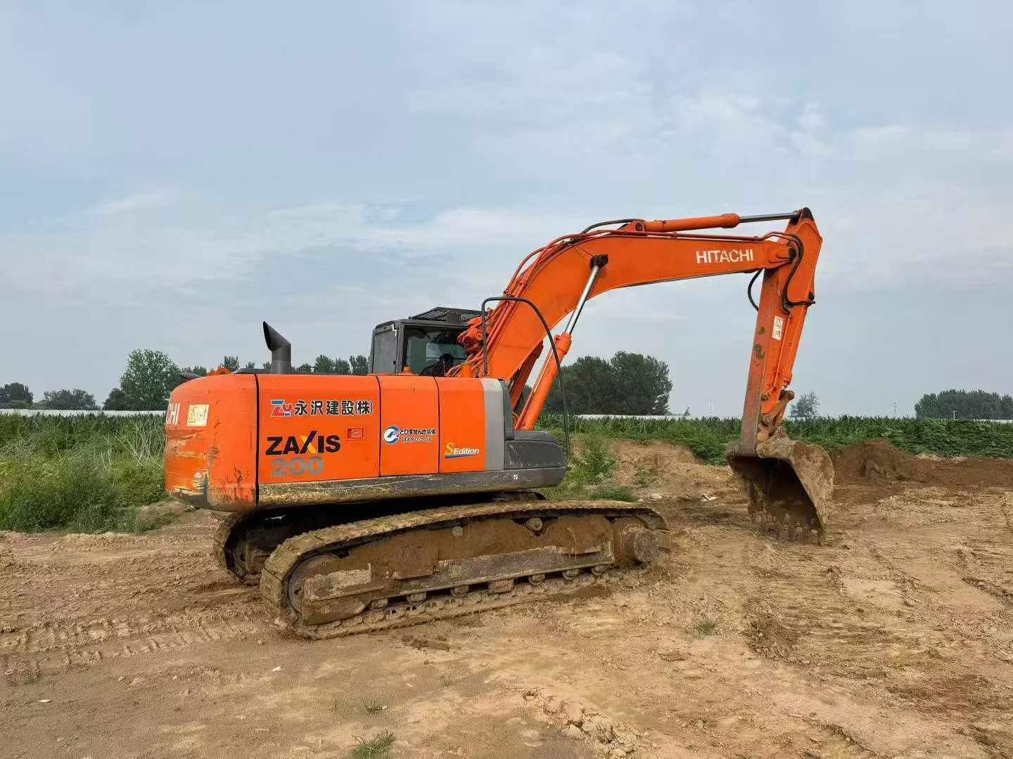 Compre Excavadora Hitachi EX200-3 Usada / 2