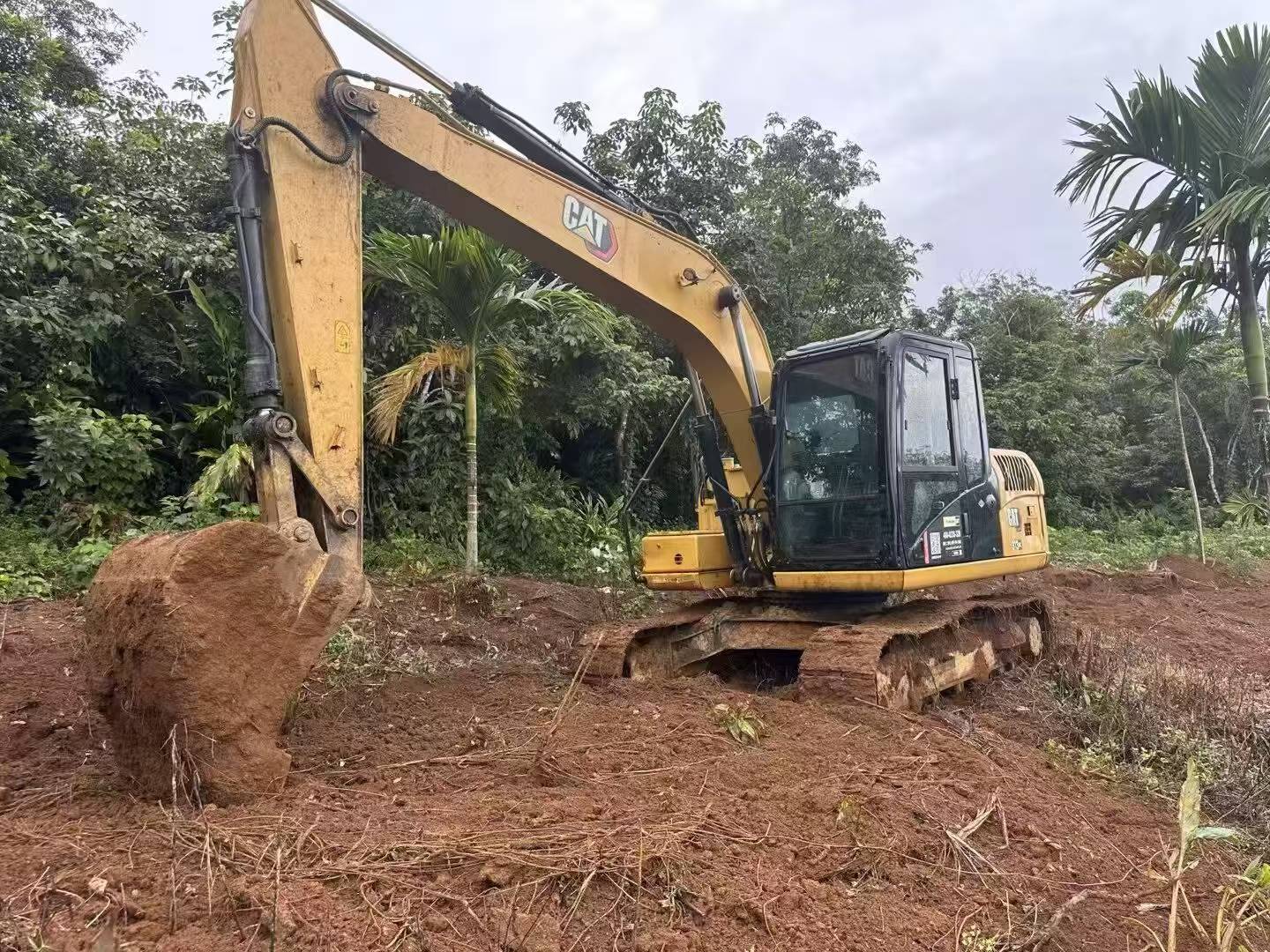 Comprar Caterpillar 313D Usado Excavadora