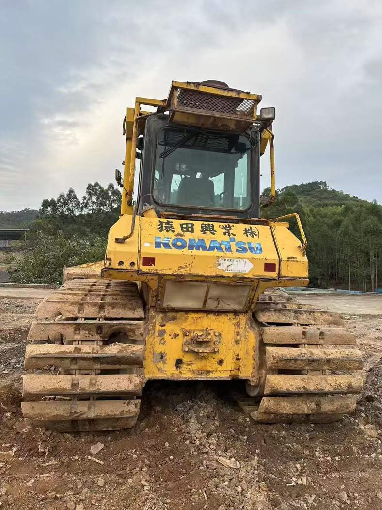 Купить Komatsu PC15R-8 Подержанный Экскаватор