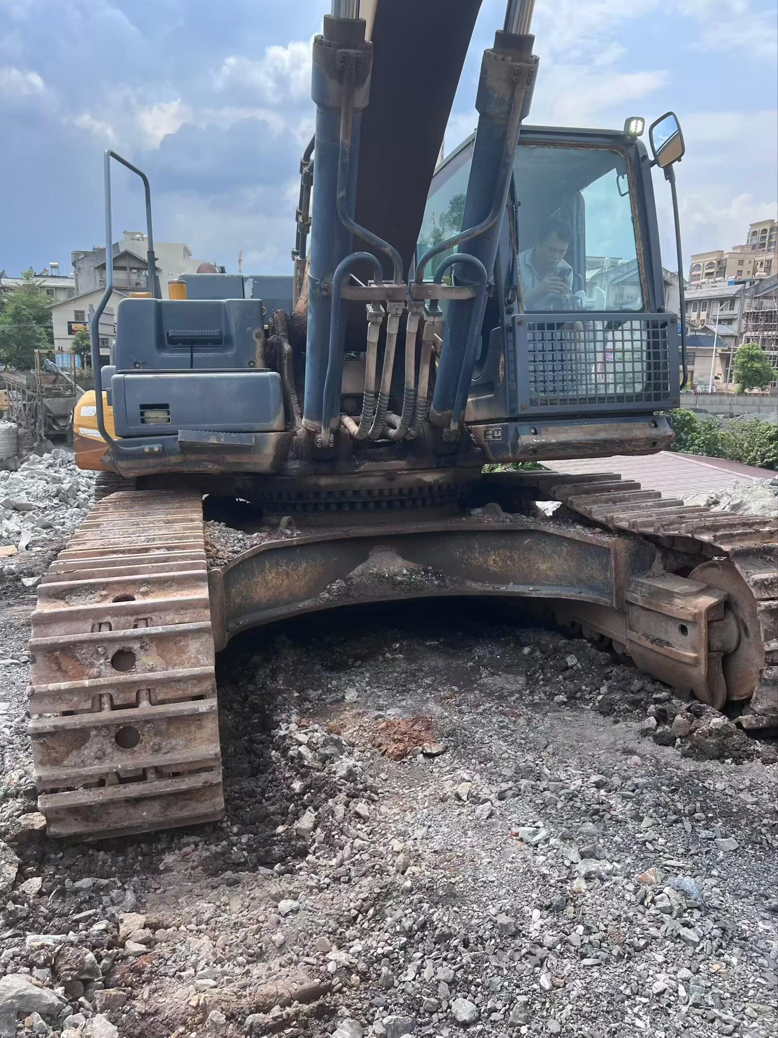 Buy XCMG XE490DK Used Excavator / 3