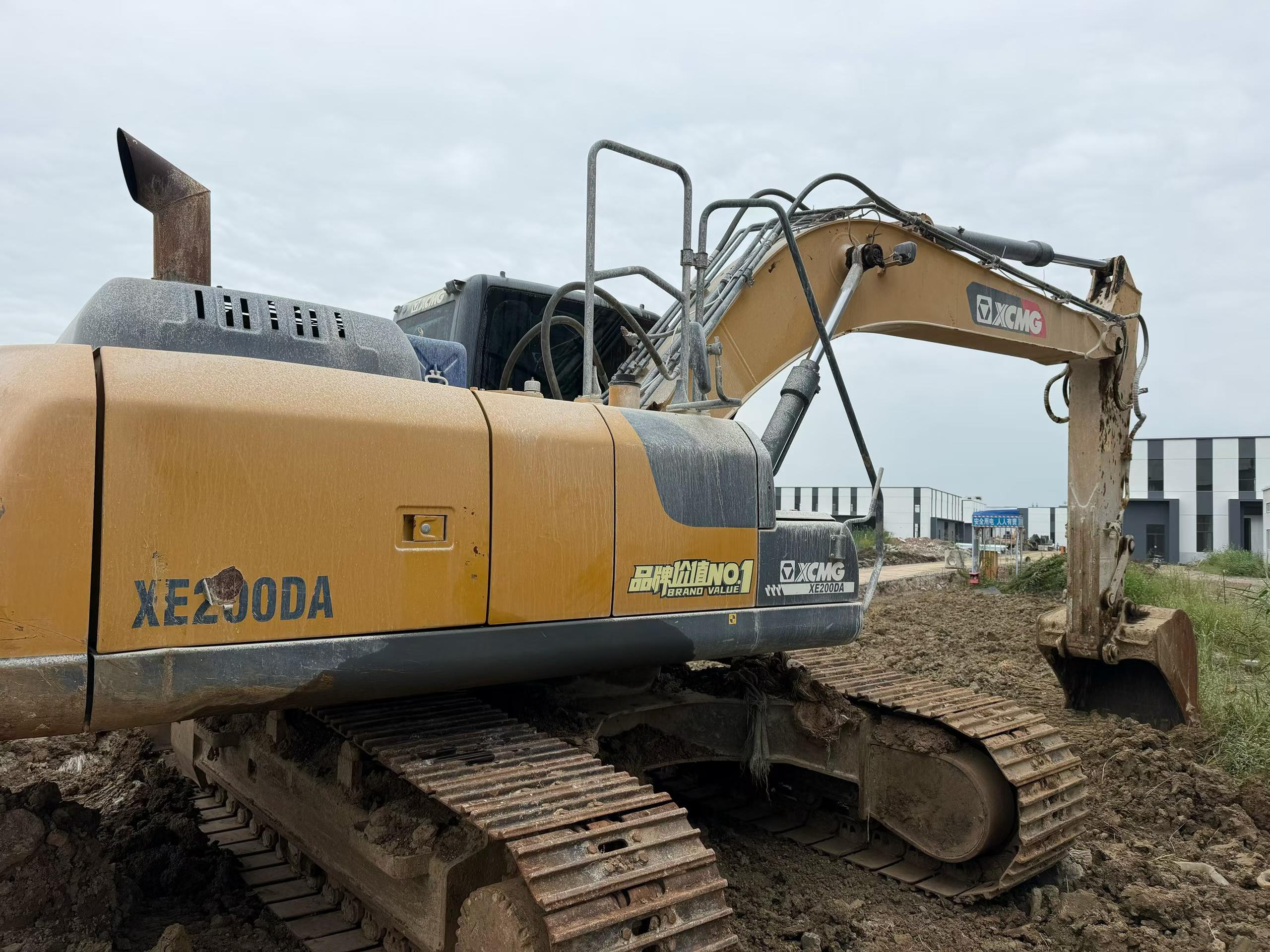 Compre Excavadora XCMG XE200 Usada / 2