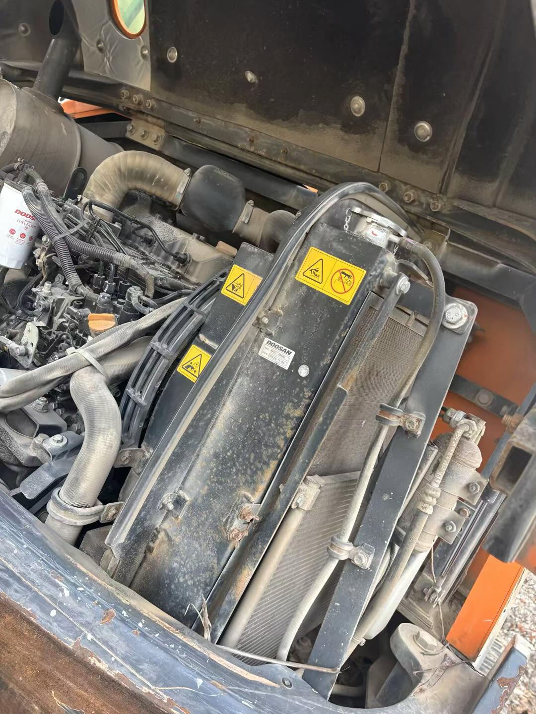 Buy Doosan DH60 Used Excavator / 7