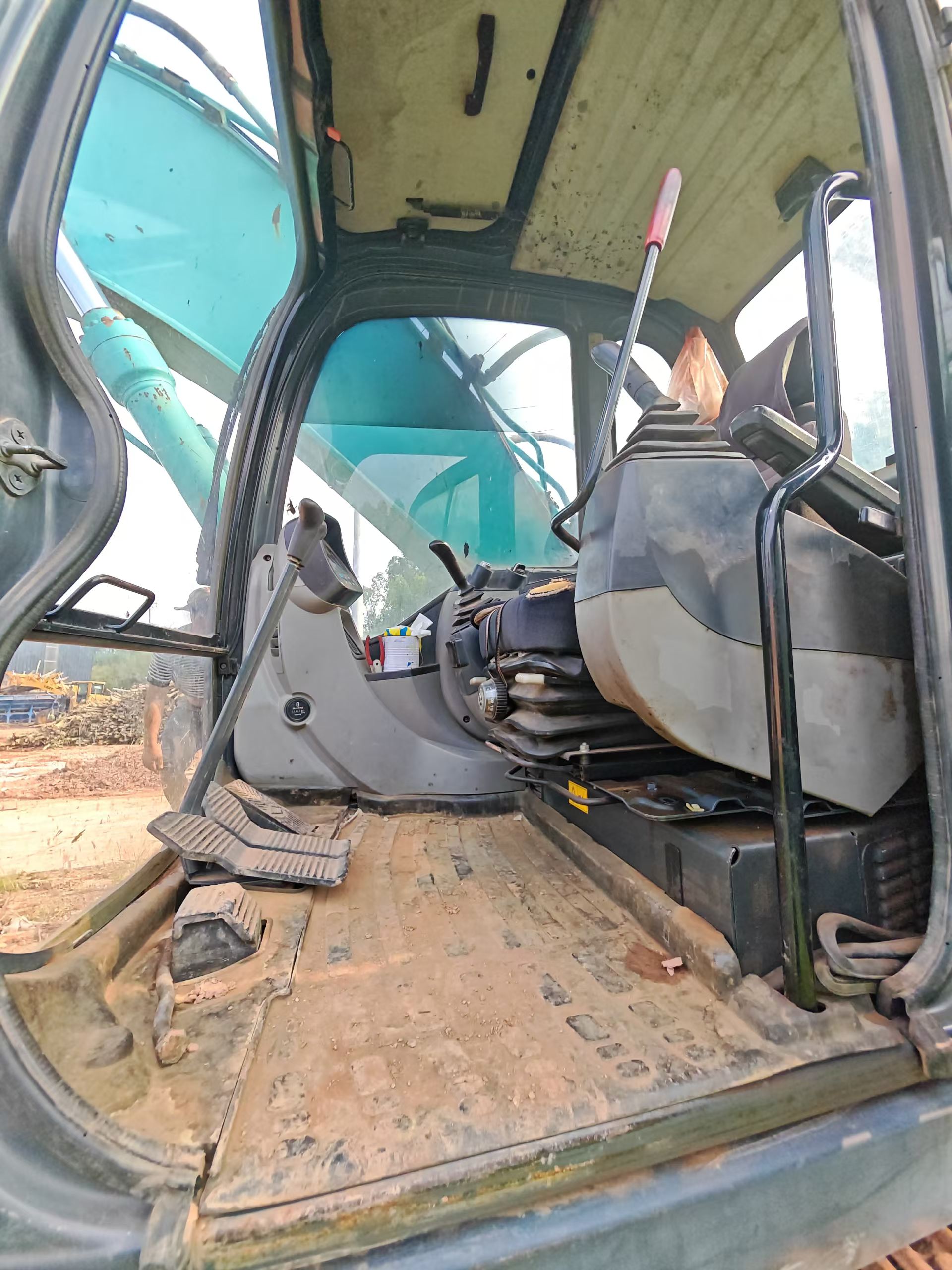 Compre Escavadeira Kobelco SK210 Usada / 9