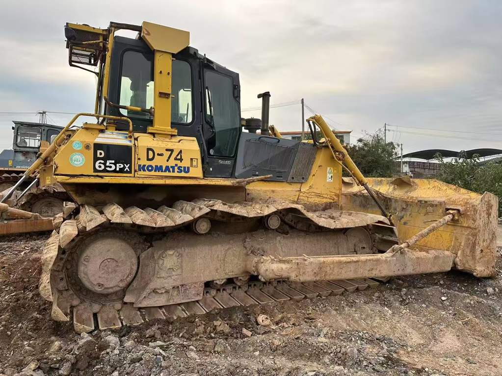 Купить Подержанный Экскаватор Komatsu PC15R-8 / 2