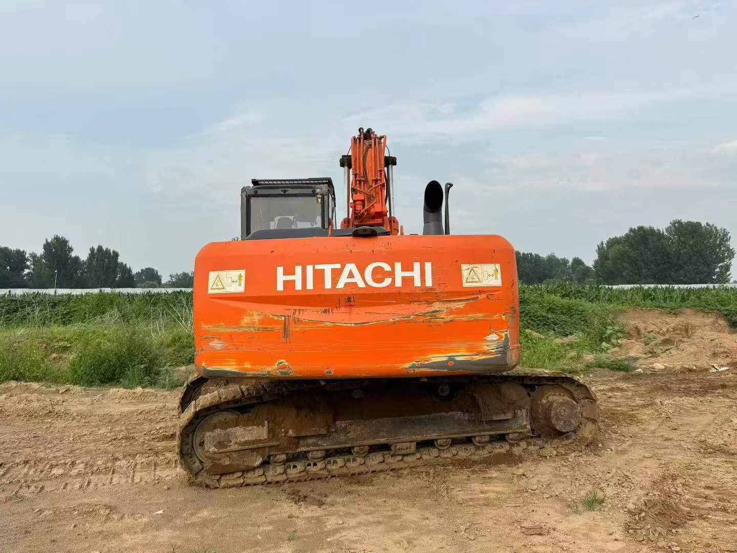 Compre Excavadora Hitachi EX200-3 Usada / 9