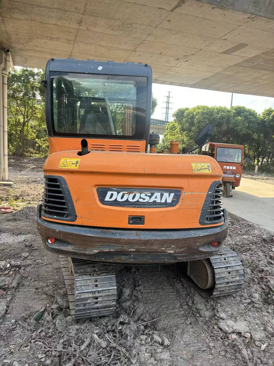 Buy Doosan DH60 Used Excavator / 3