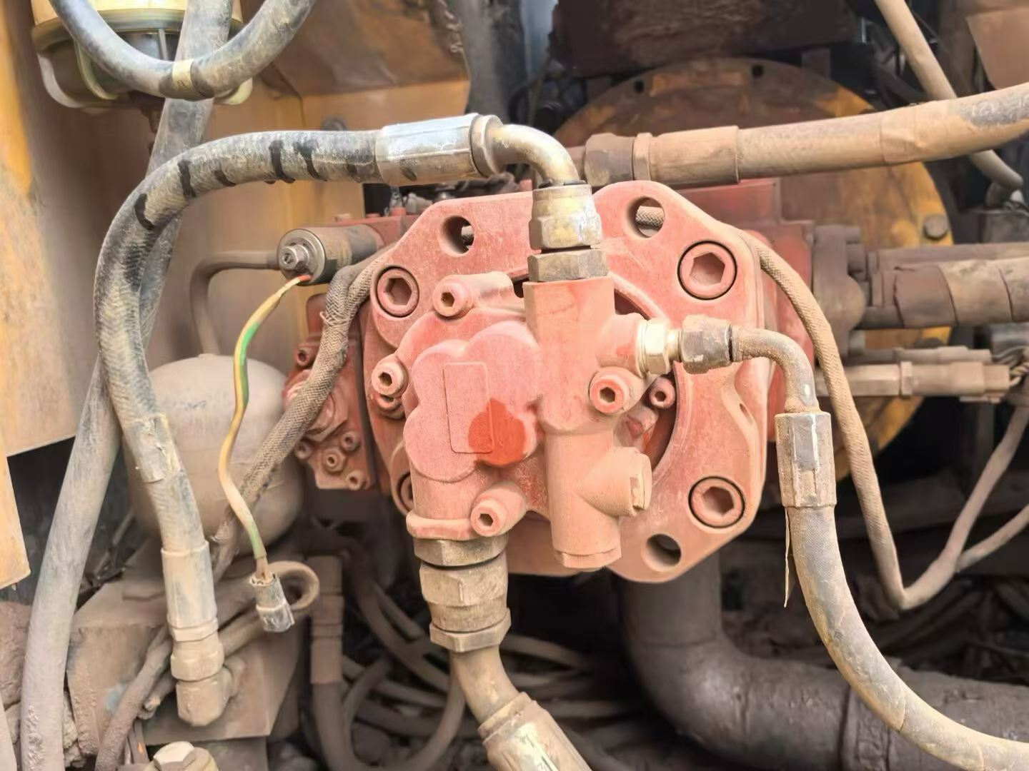 Compre Excavadora Hyundai R130VS Usada / 7