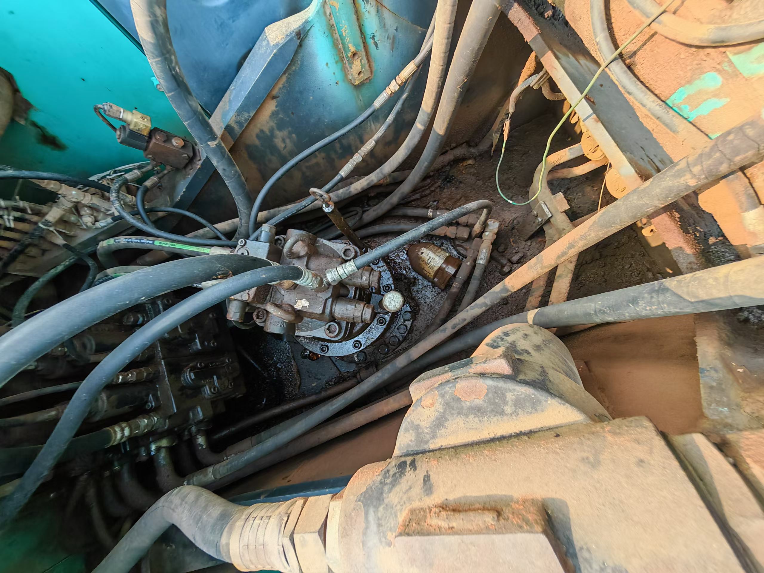 Compre Escavadeira Kobelco SK210 Usada / 3