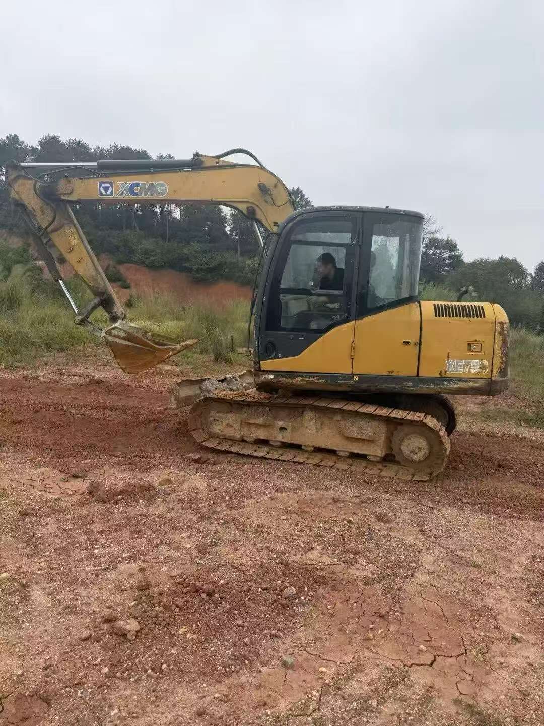 شراء حفارة XCMG XE75C مستعملة / 3