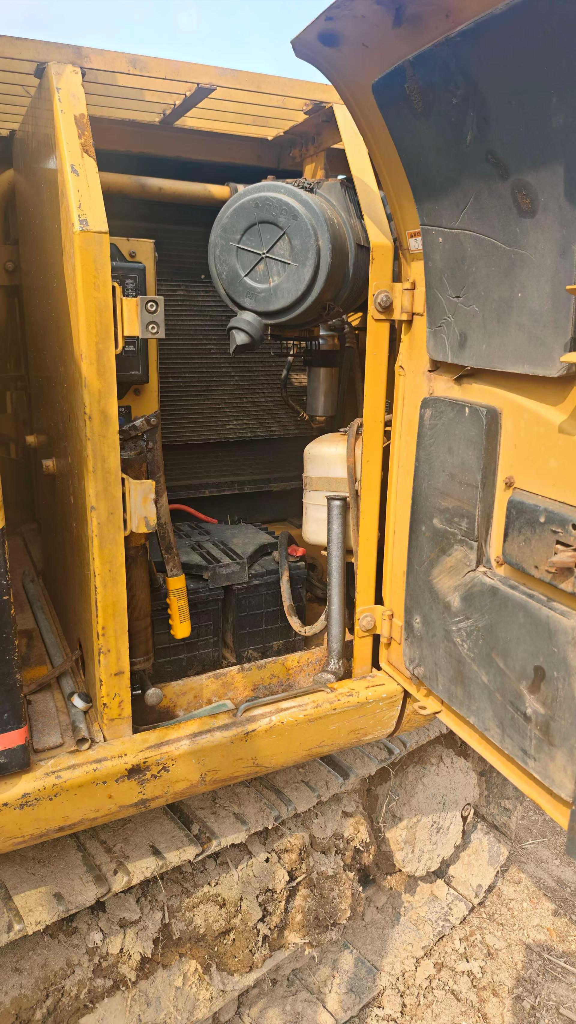 Compre Excavadora Caterpillar 311C Usada / 7