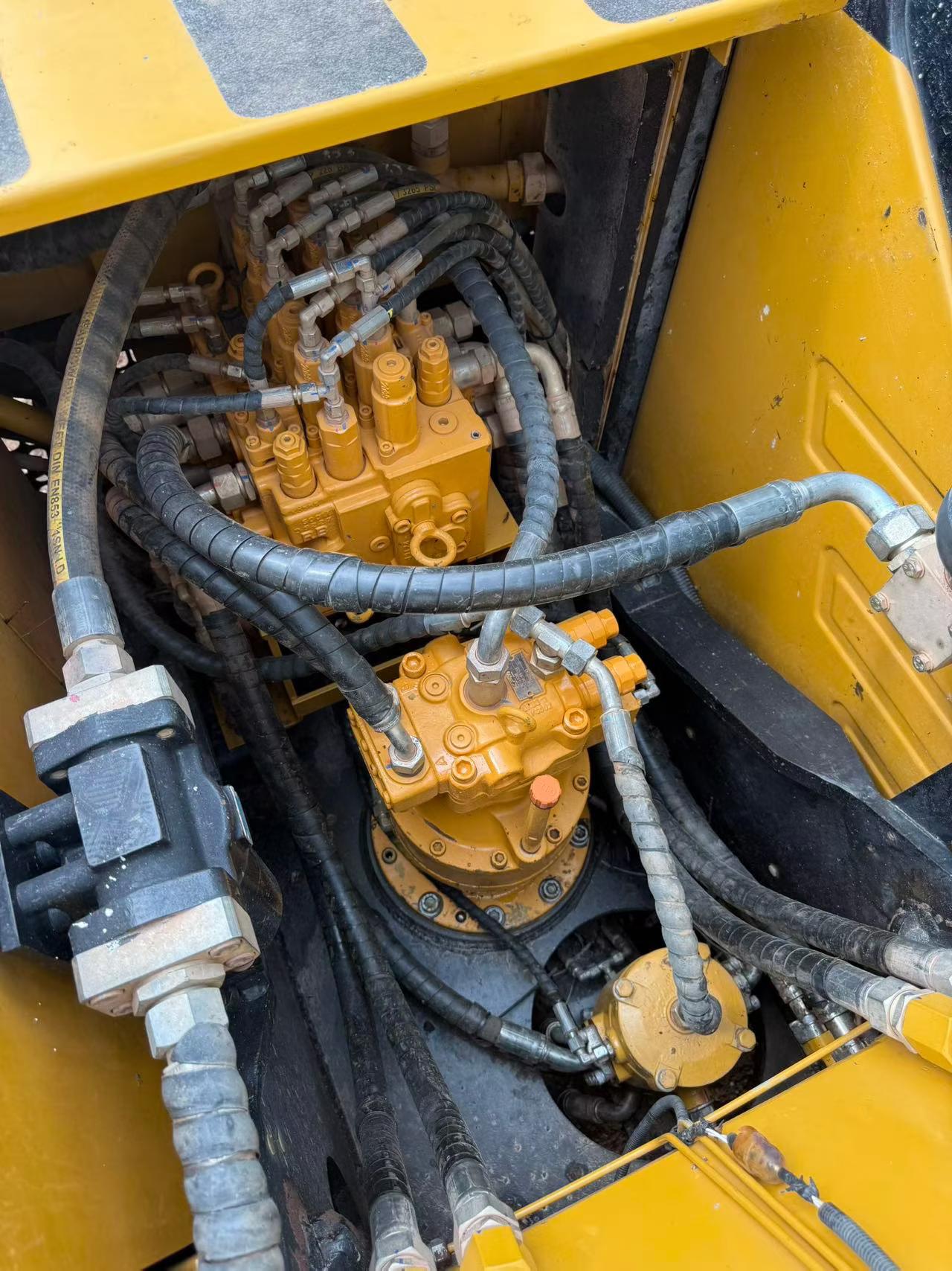 Купить Подержанный Экскаватор Sany SY135 / 8