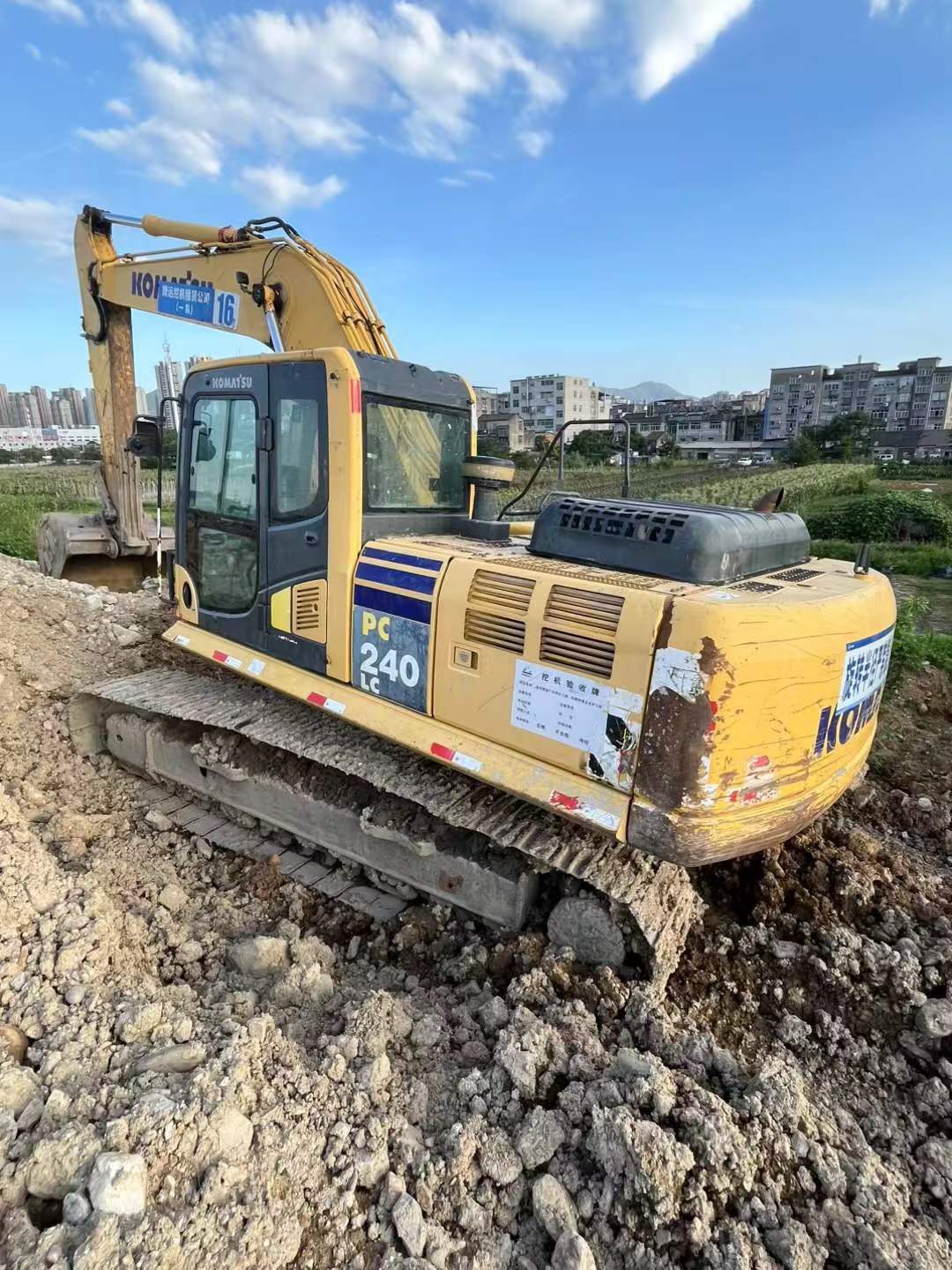 Купить Подержанный Экскаватор Komatsu HB215LC-1 / 4