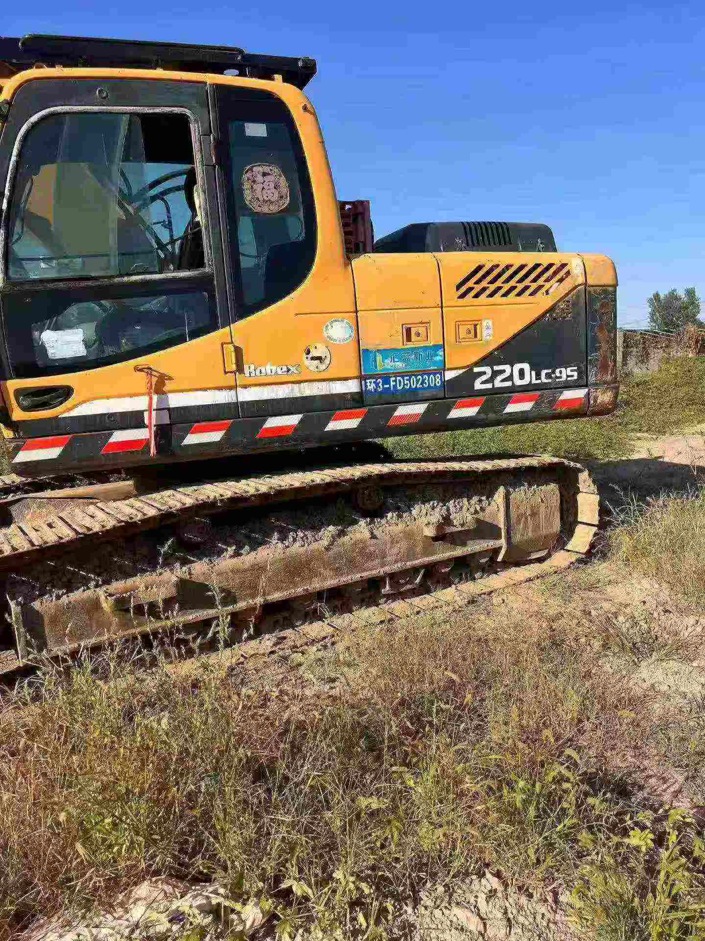 Compre Excavadora Hyundai 220LC Usada / 2