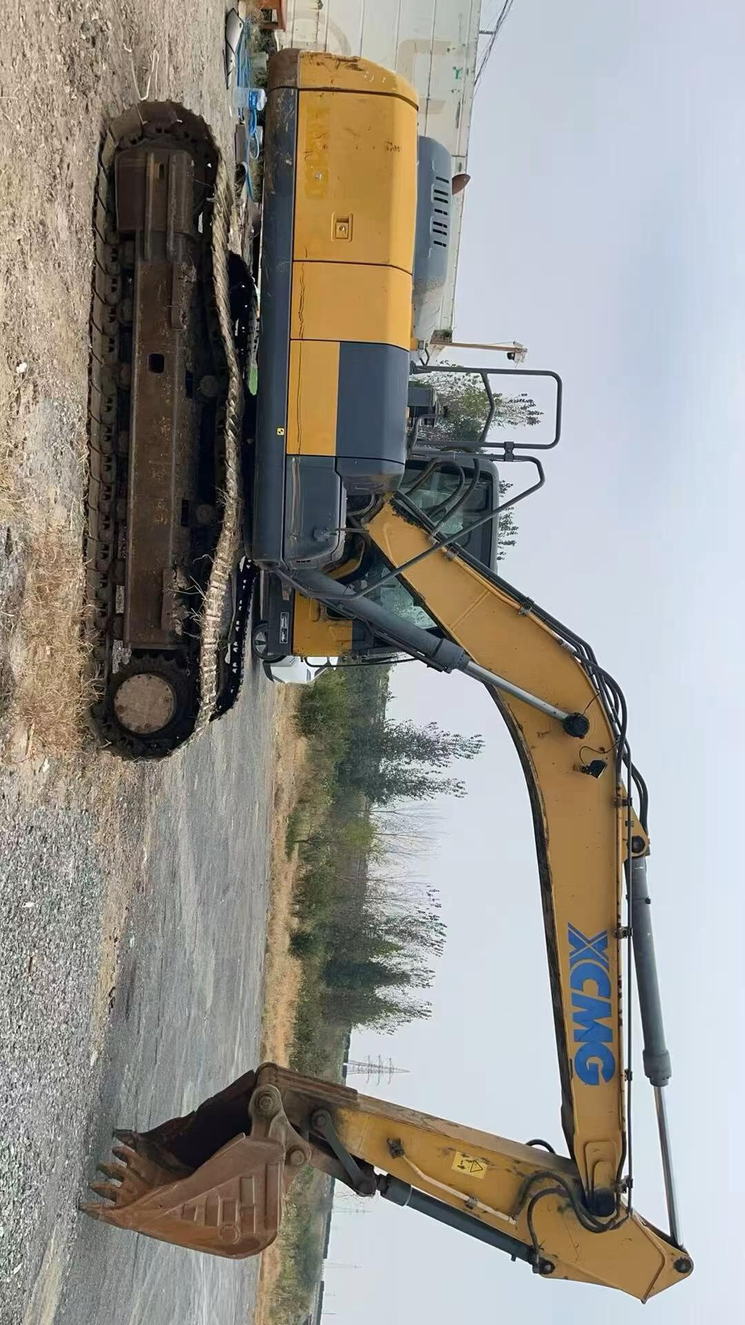 Compre Excavadora XCMG XE200 Usada / 4