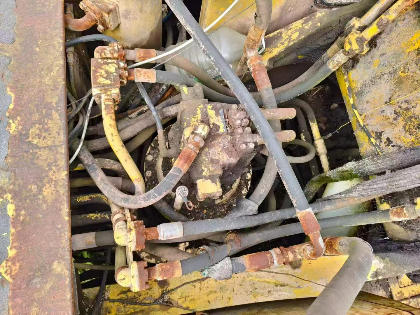 Compre Escavadeira Komatsu PC400-6 Usada / 8