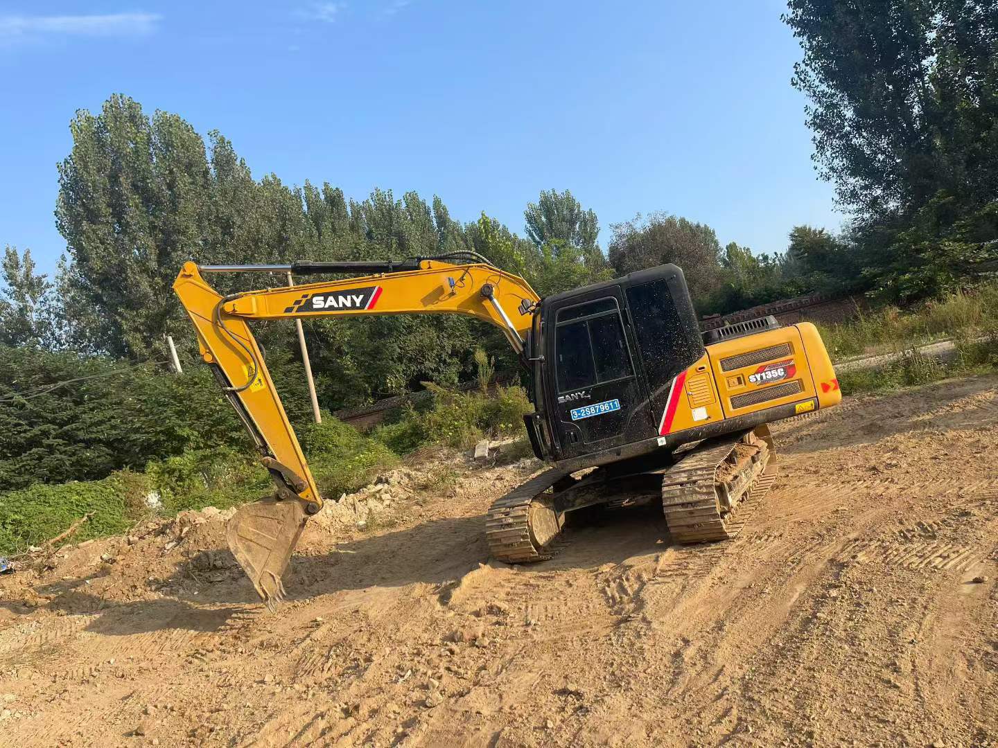 Купить Подержанный Экскаватор Sany SY135 / 3 Купить Подержанный Экскаватор Sany SY135 / 3