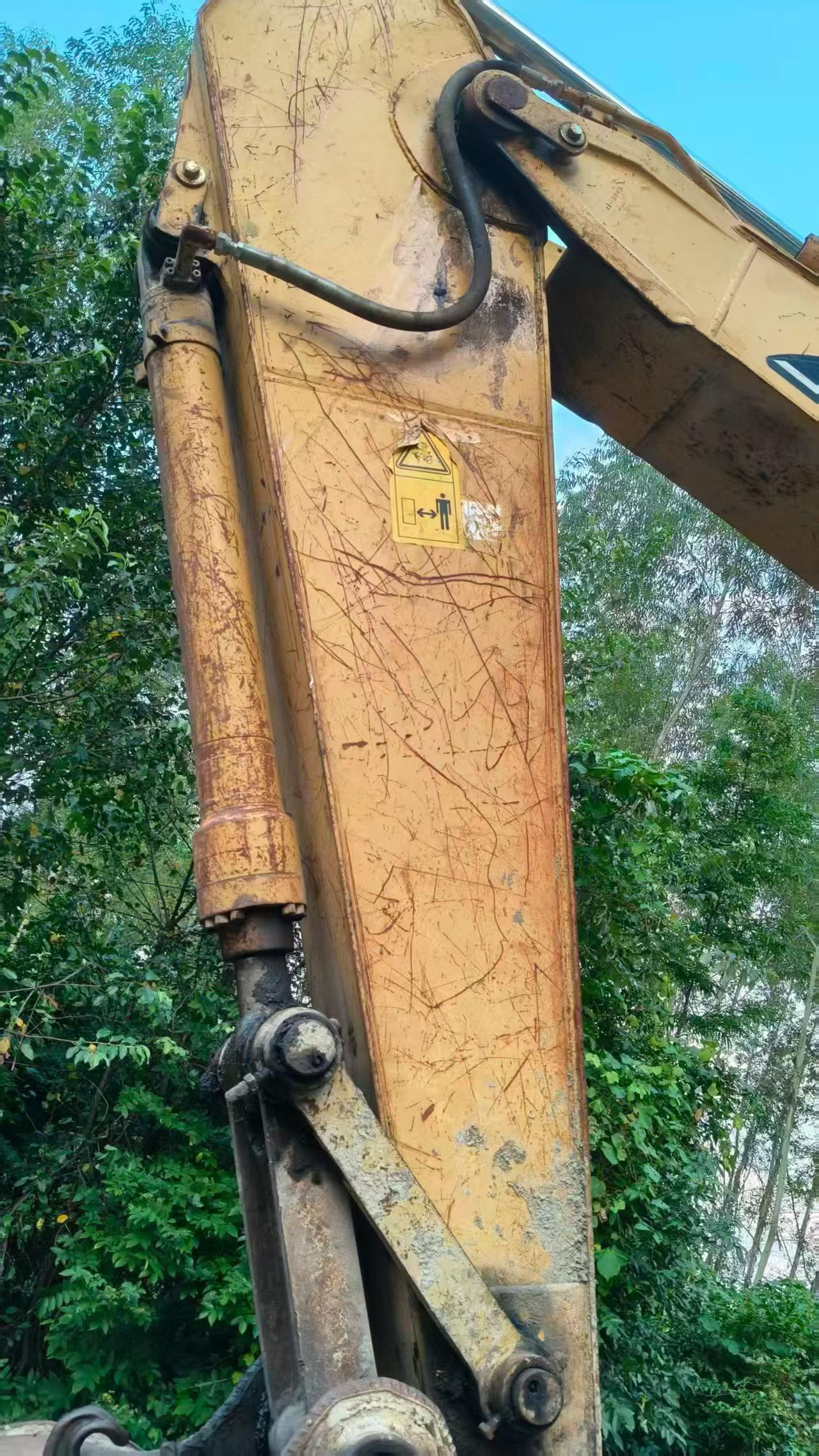 Compre Excavadora Caterpillar 320C Usada / 6
