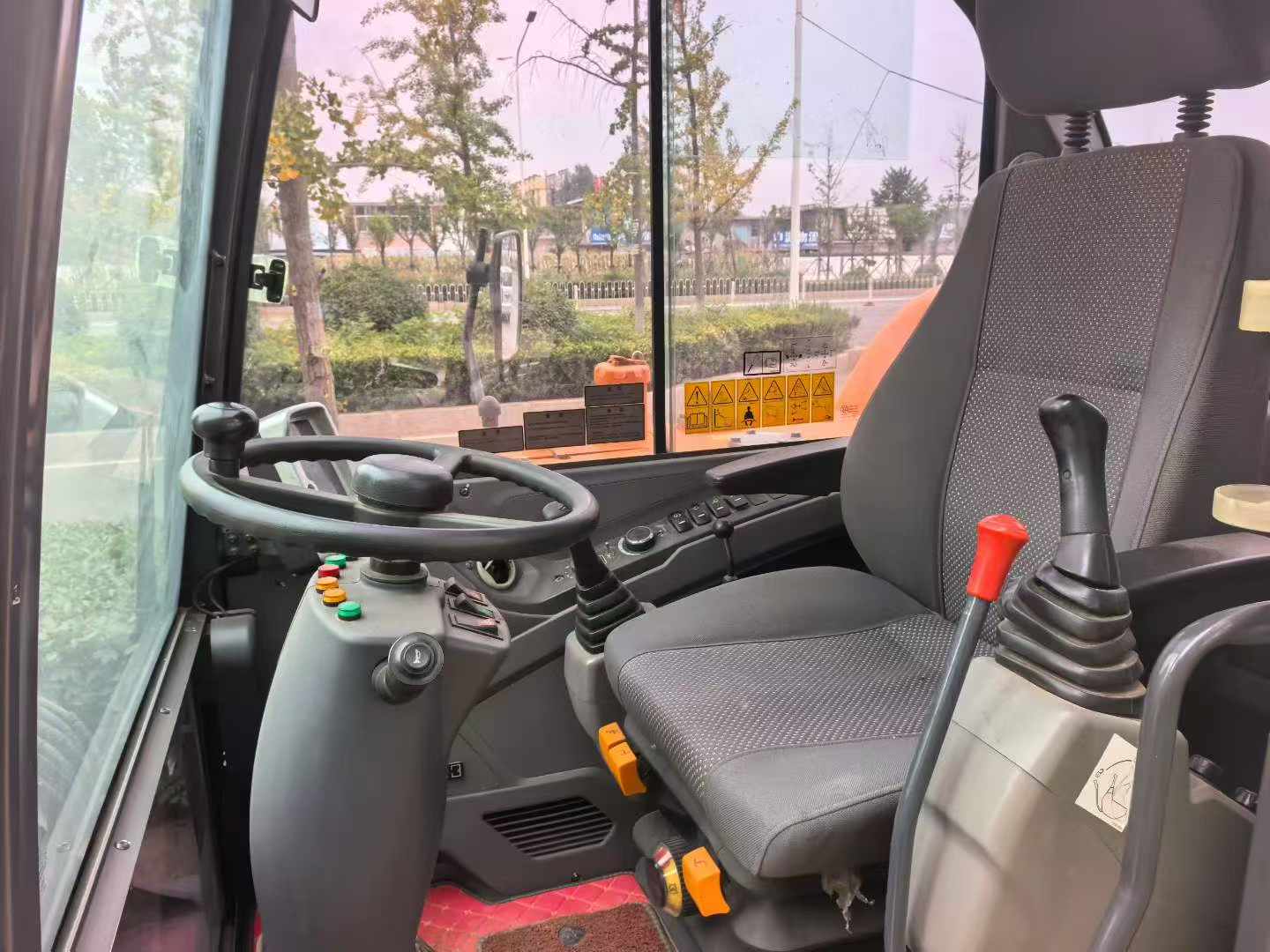 Buy Doosan DH60 Used Excavator / 7