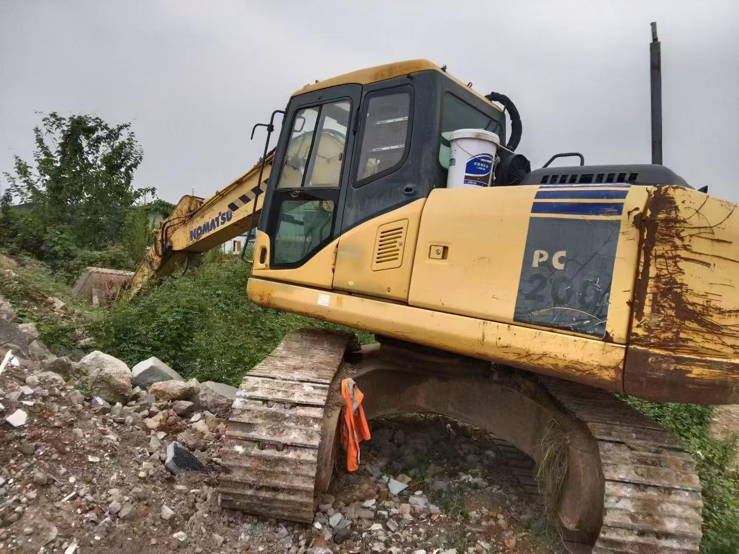 Compre Excavadora Komatsu PC160-7 Usada / 2