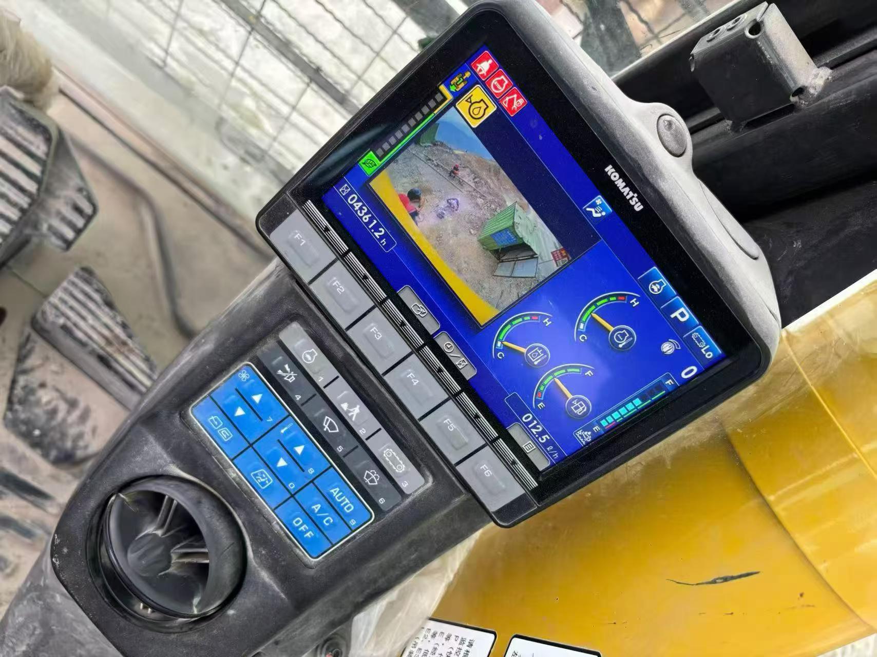 Compre Excavadora Komatsu WA700-3 Usada / 2