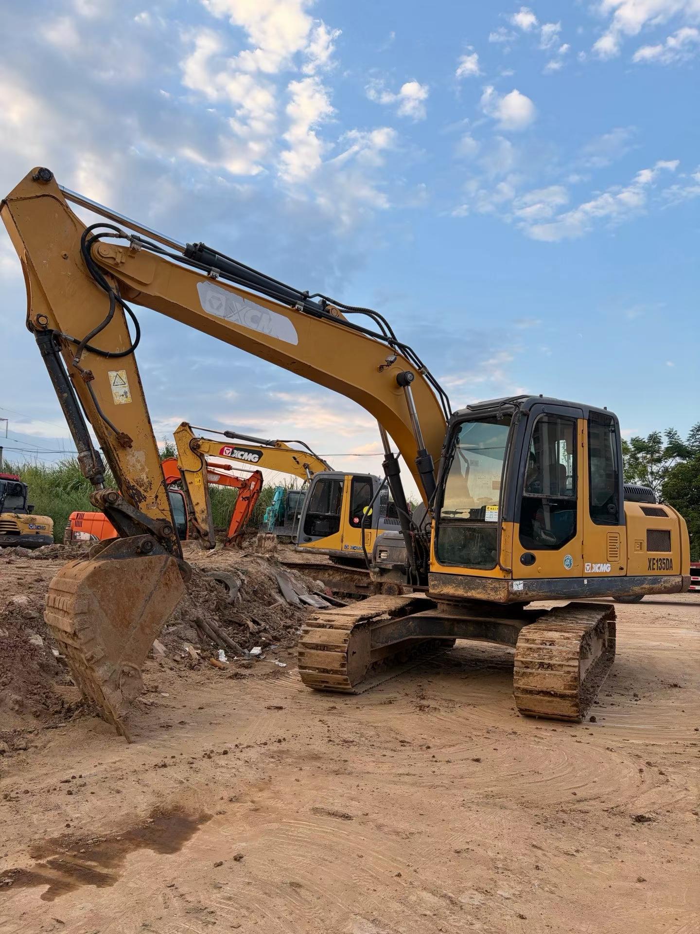 Acheter XCMG XE135B D'occasion Pelle
