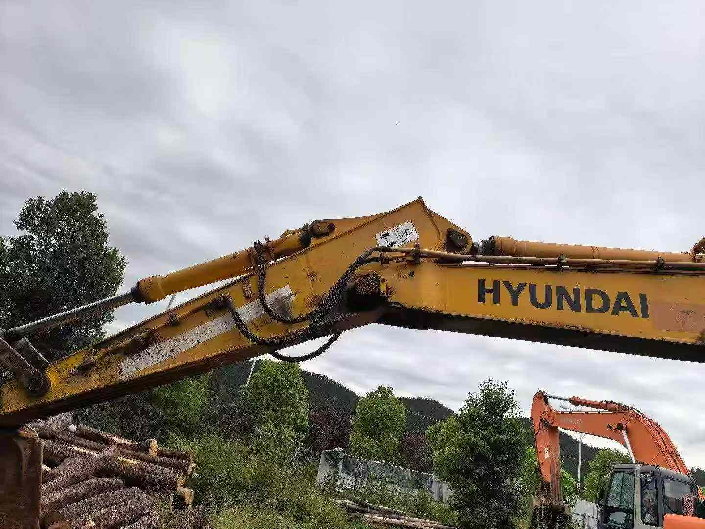 Buy Hyundai R375LVS Used Excavator