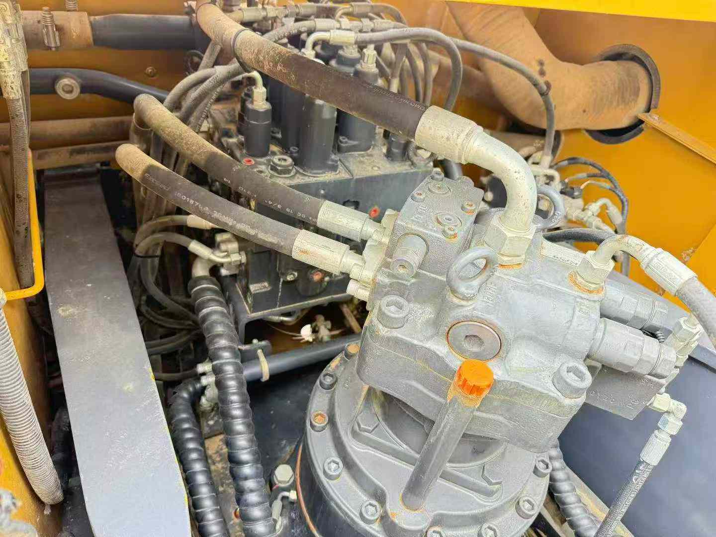 Compre Excavadora XCMG XE215 Usada / 6