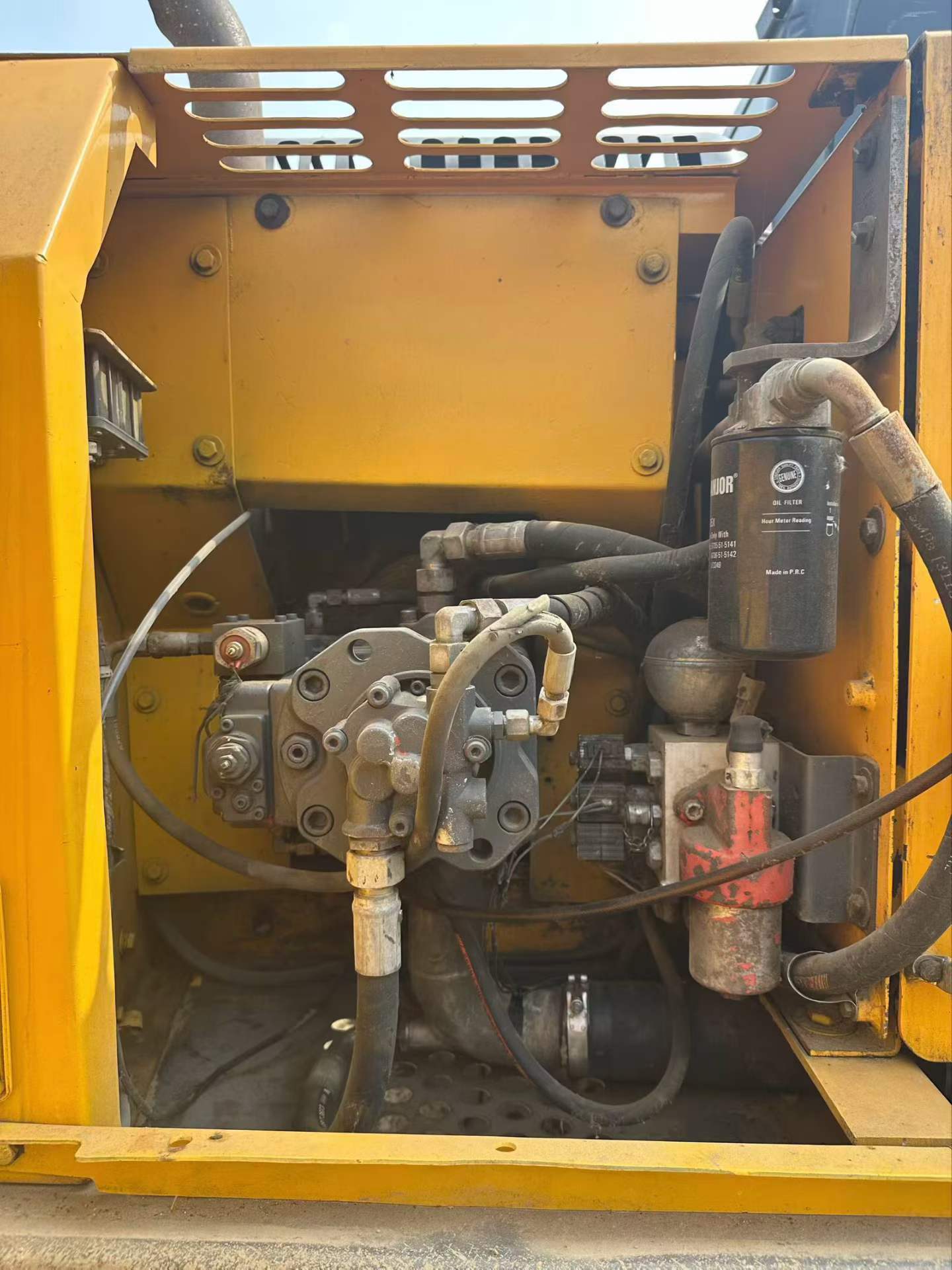Compre Excavadora XCMG XE150D Usada / 7