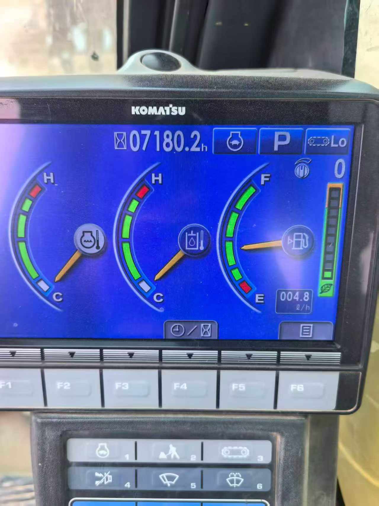Купить Подержанный Экскаватор Komatsu PC220-8 / 4
