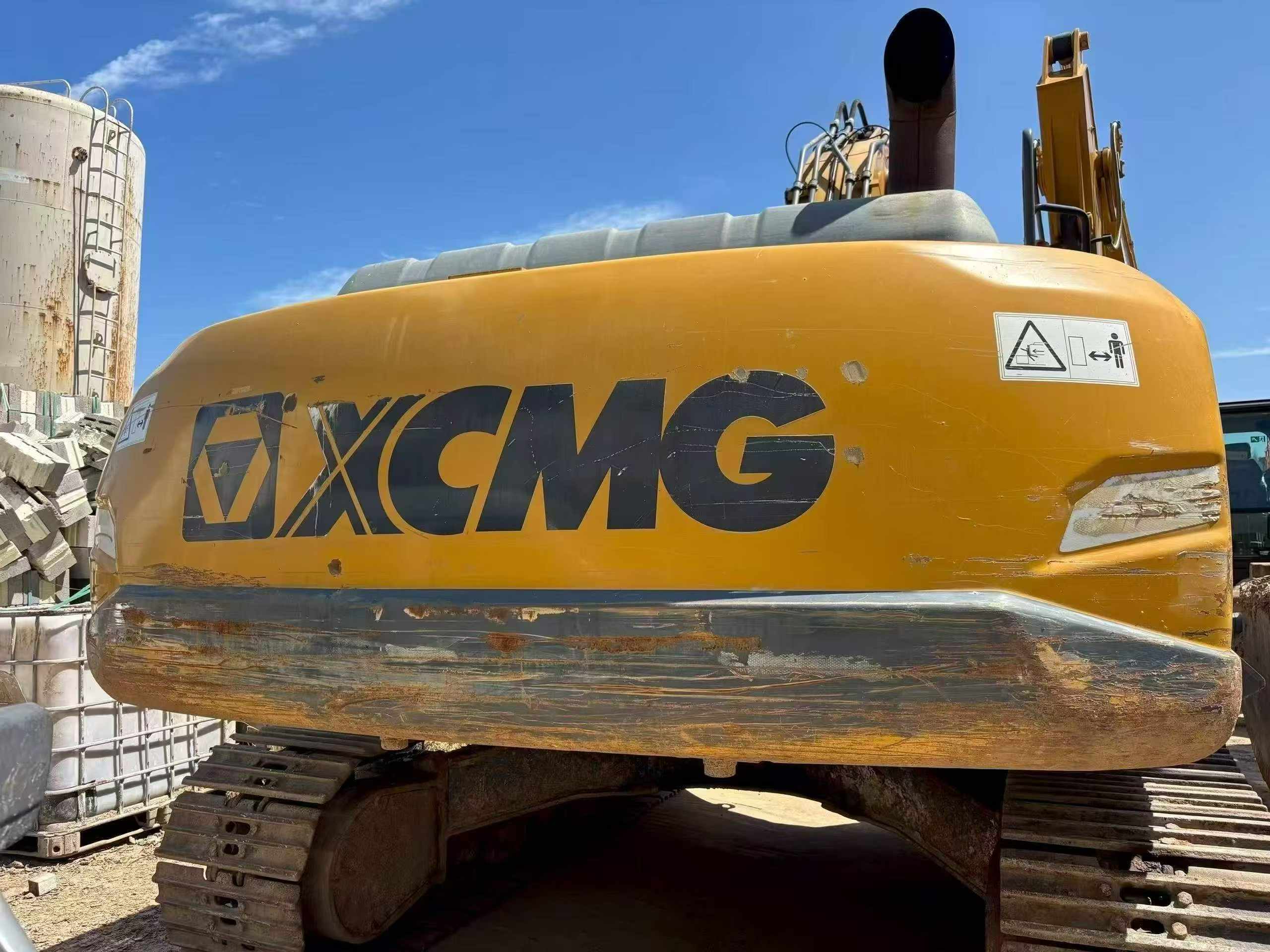 Купить Подержанный Экскаватор XCMG XE245DK / 3