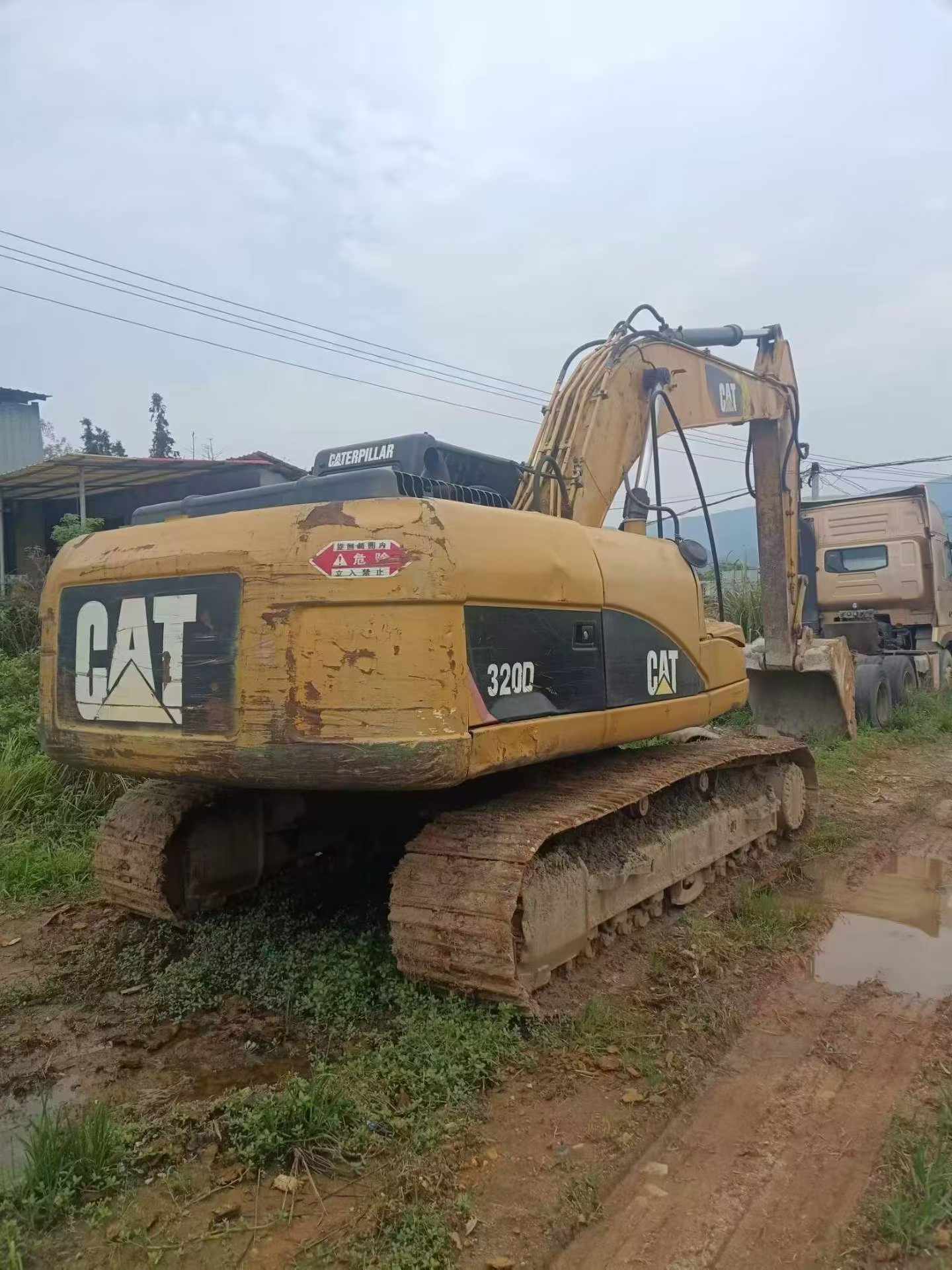 Comprar Caterpillar 320A Usado Escavadeira