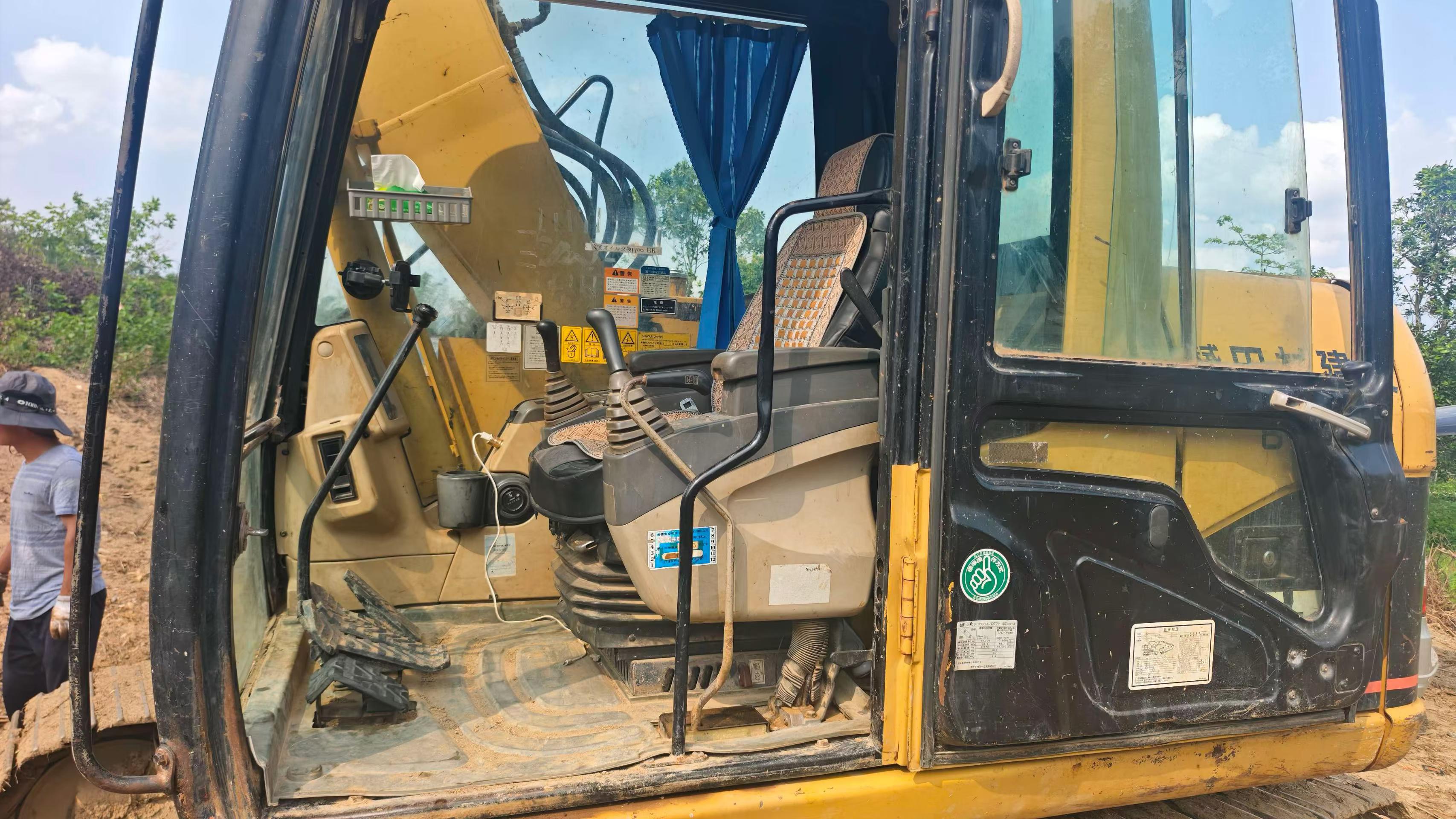 Compre Excavadora Caterpillar 311C Usada / 3
