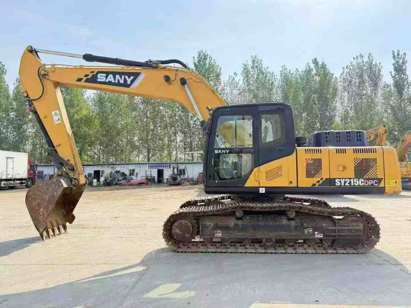 شراء حفارة Sany SY205C مستعملة / 2