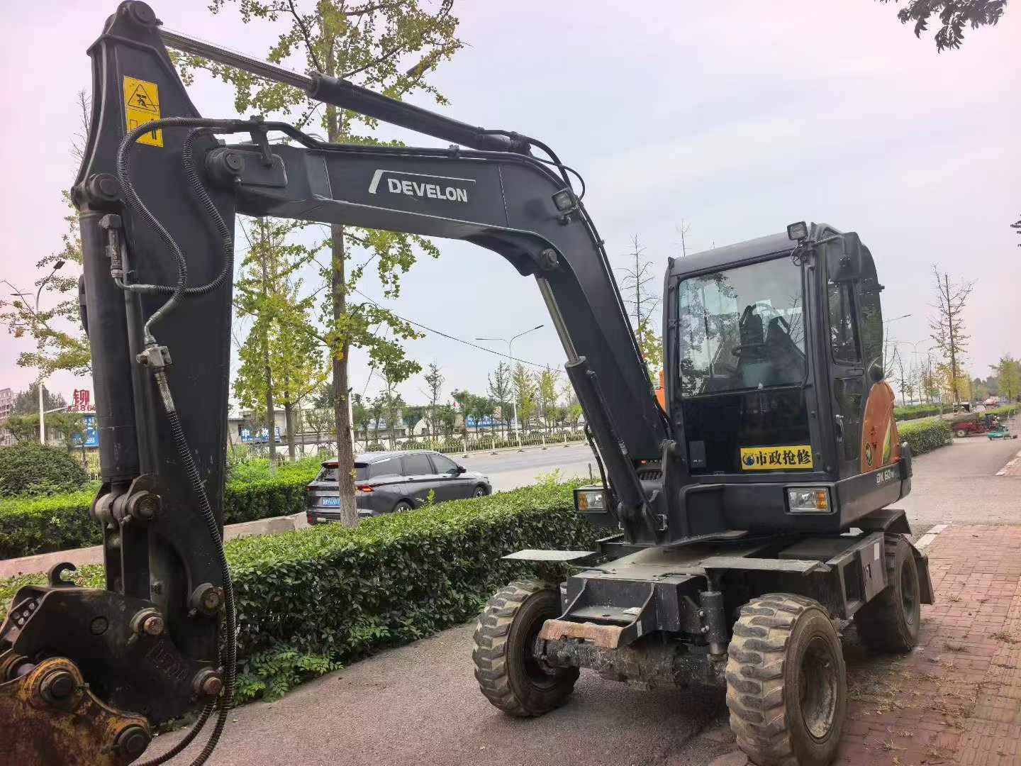 Buy Doosan DH60 Used Excavator / 3