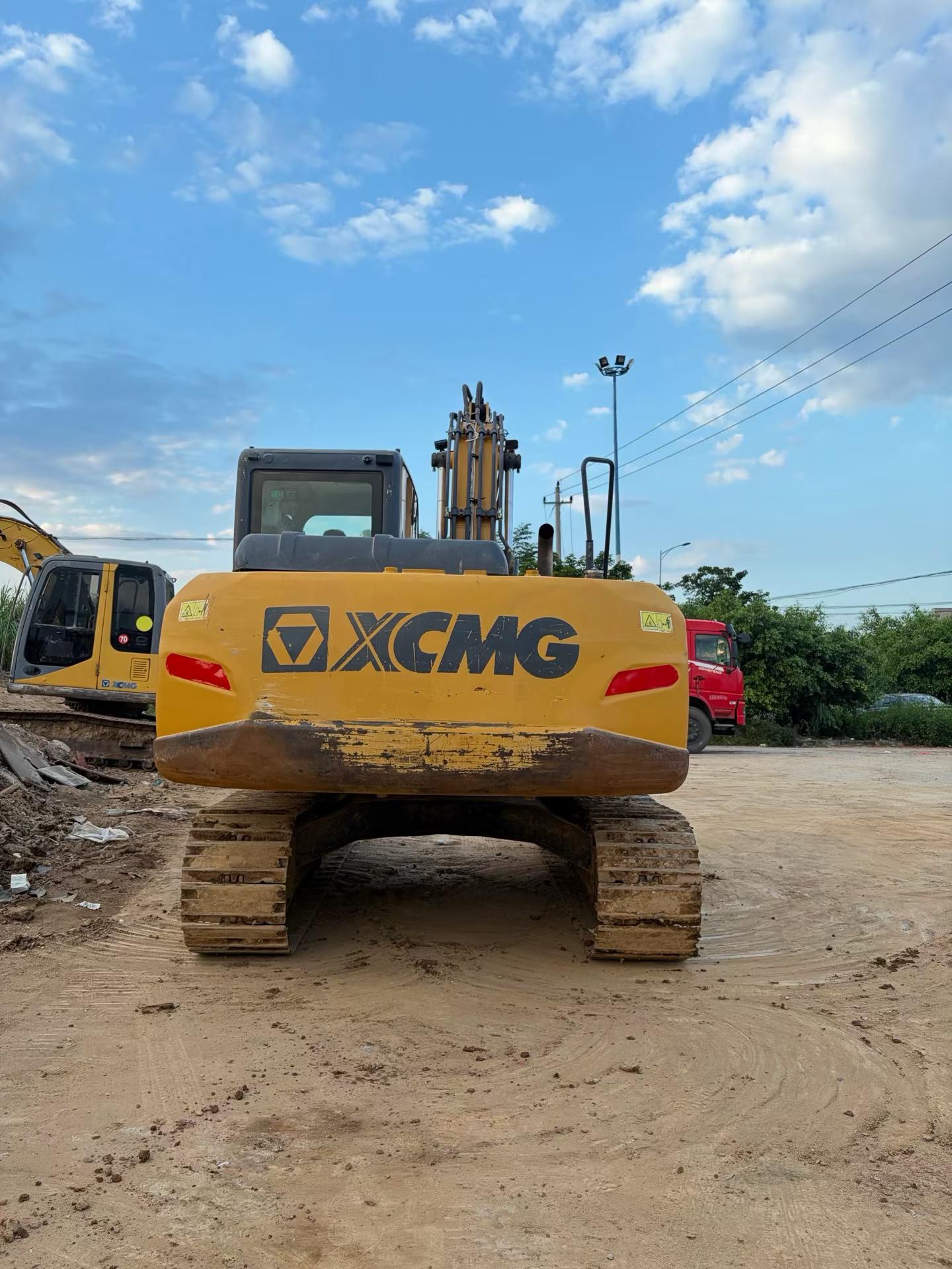 Buy XCMG XE135B Used Excavator / 4