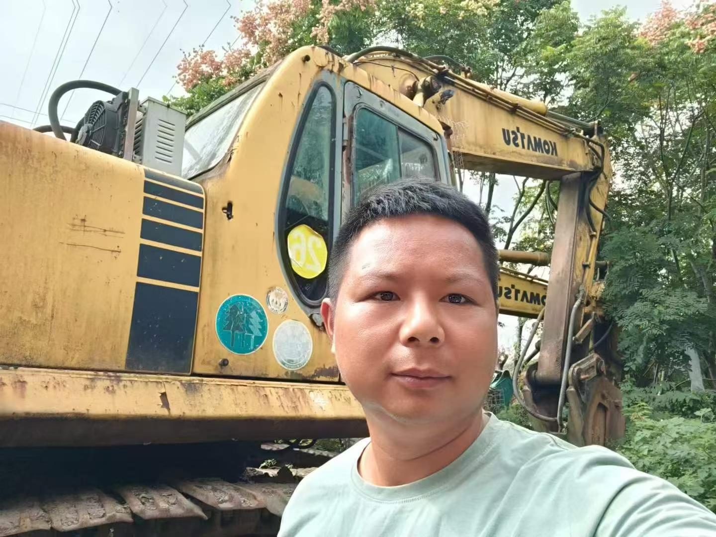 Compre Escavadeira Komatsu PC400-6 Usada / 4