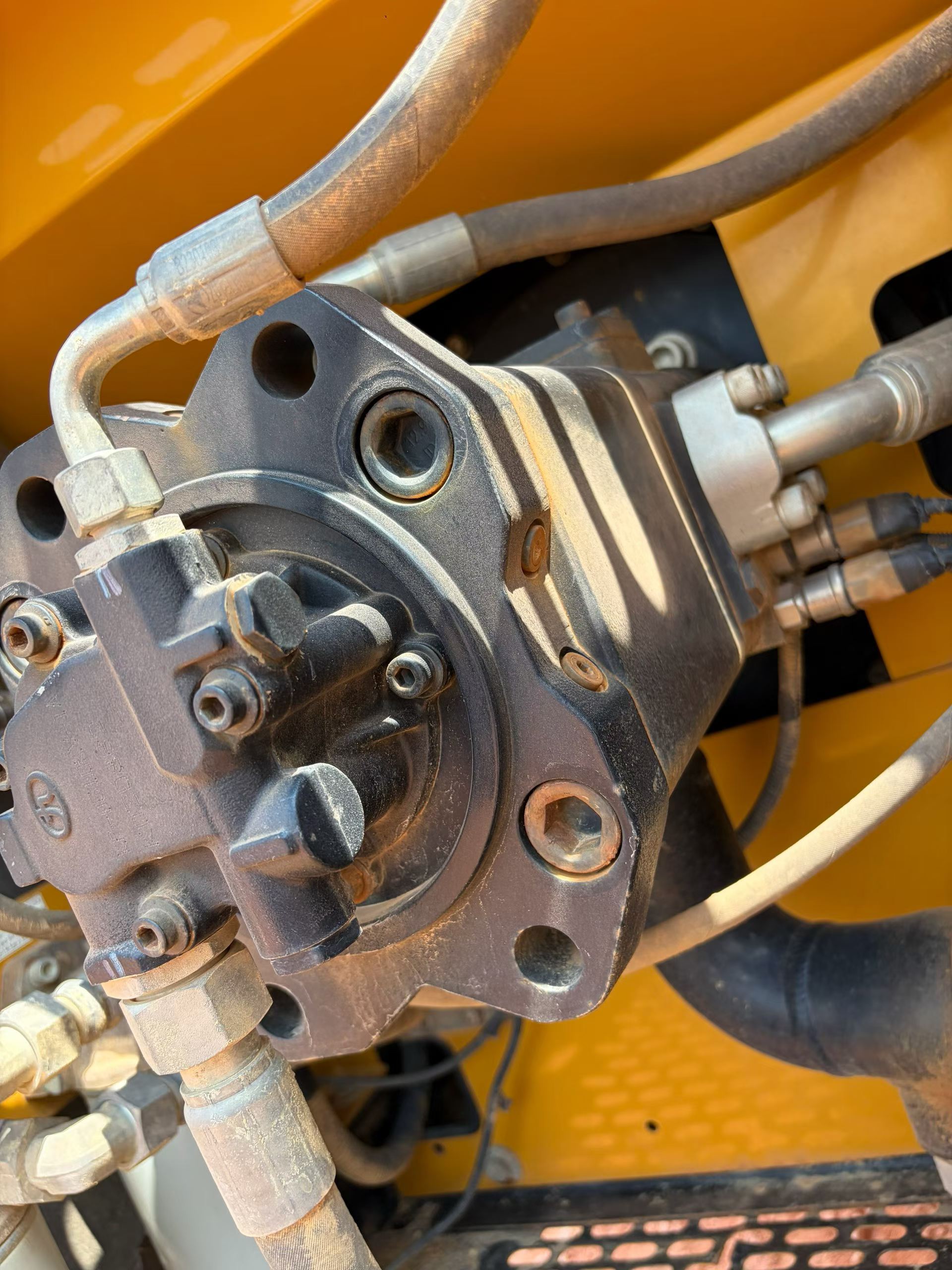 Купить Подержанный Экскаватор Sany SY200C / 8