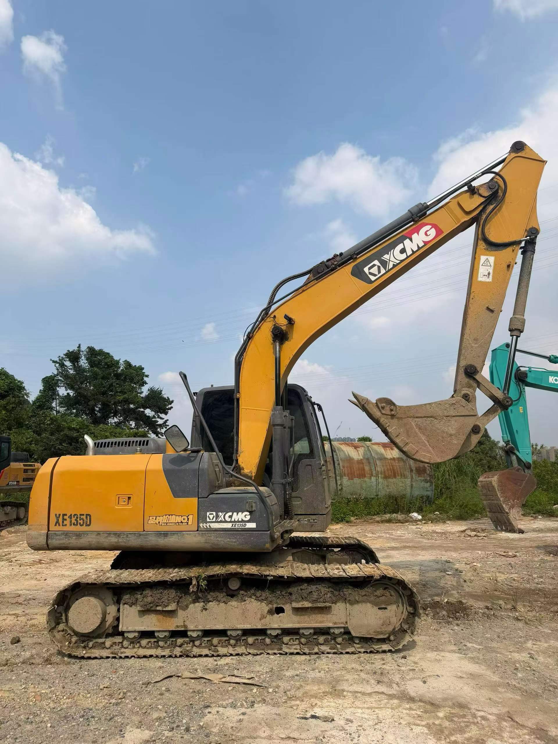 Compre Excavadora XCMG XE135D Usada / 3