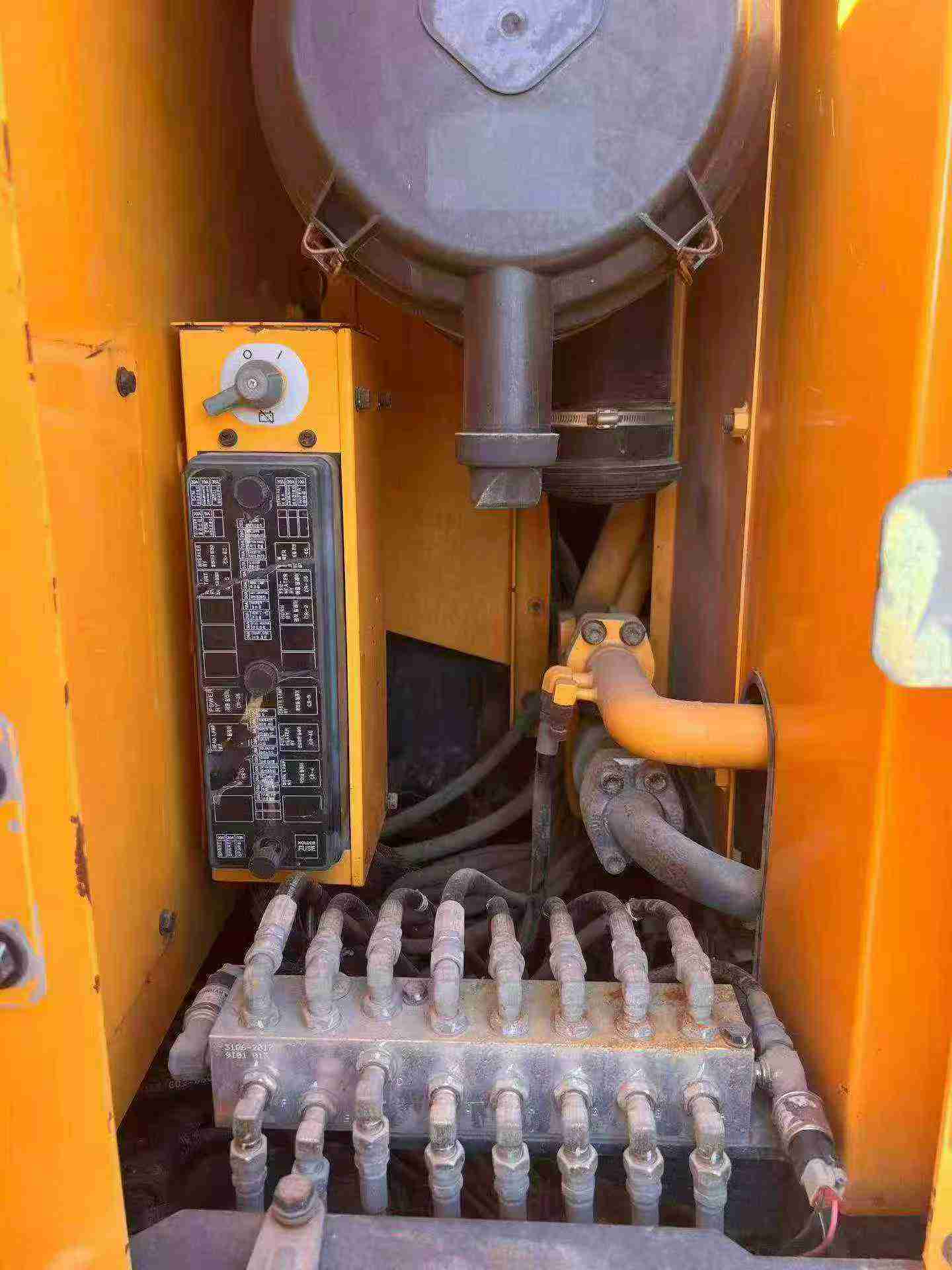 Compre Excavadora Hyundai 220LC Usada / 4