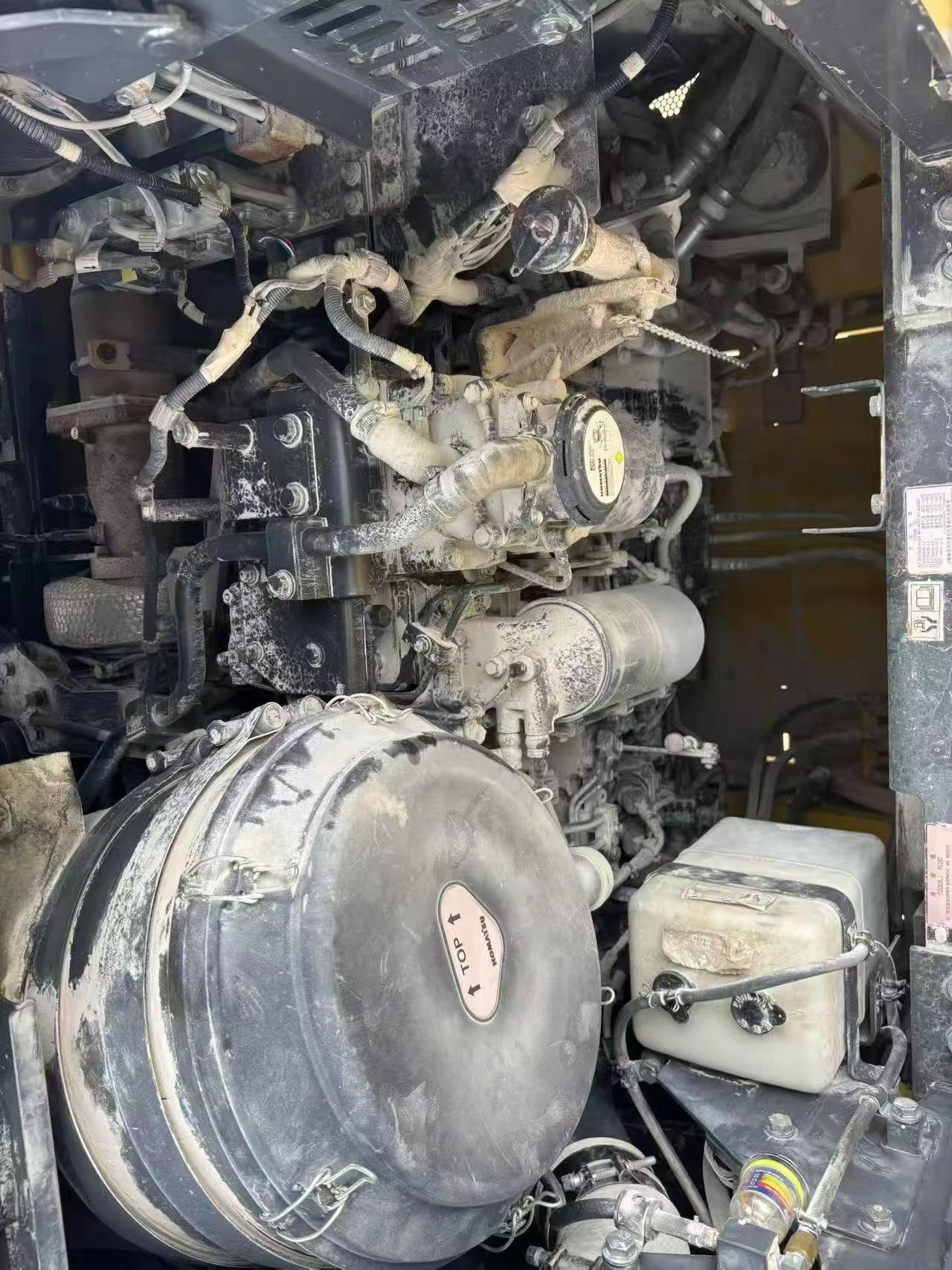Compre Excavadora Komatsu WA700-3 Usada / 4